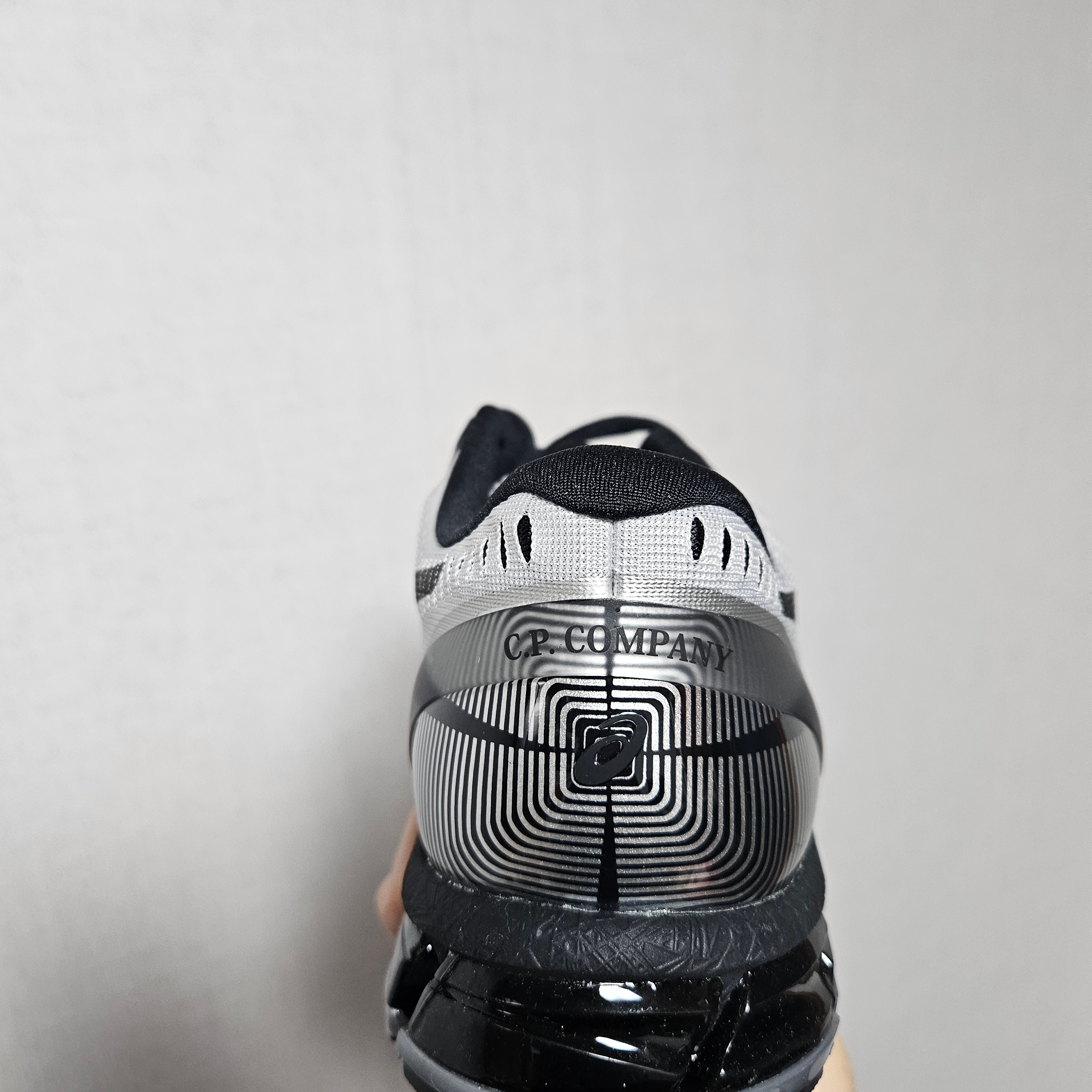 Asics x C.P. Company Gel-Quantum 360 I Pure Silver Caviar 착용 스타일 - 5