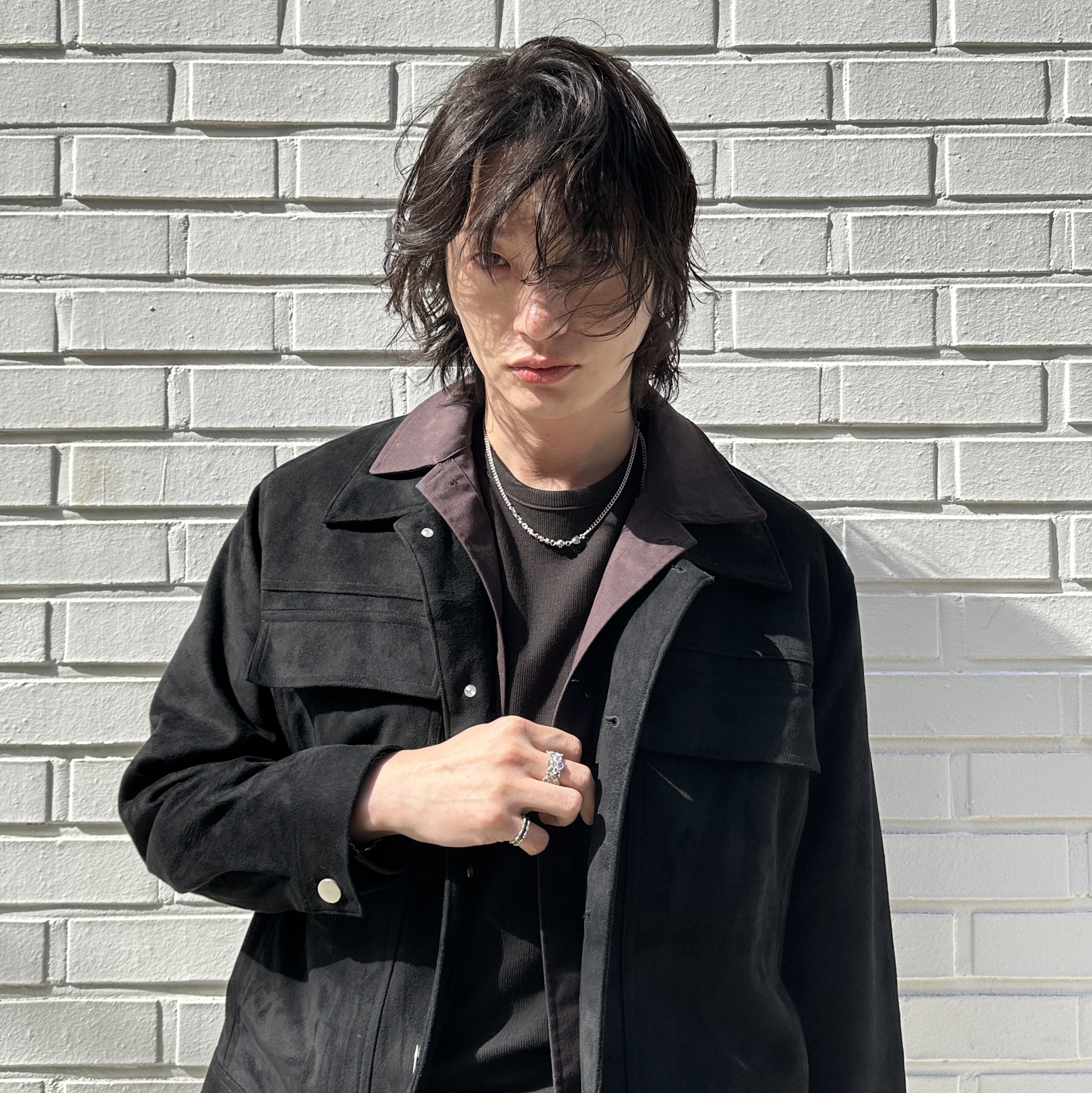 Scudo Emblem Slim Necklace 착용 스타일 - 1