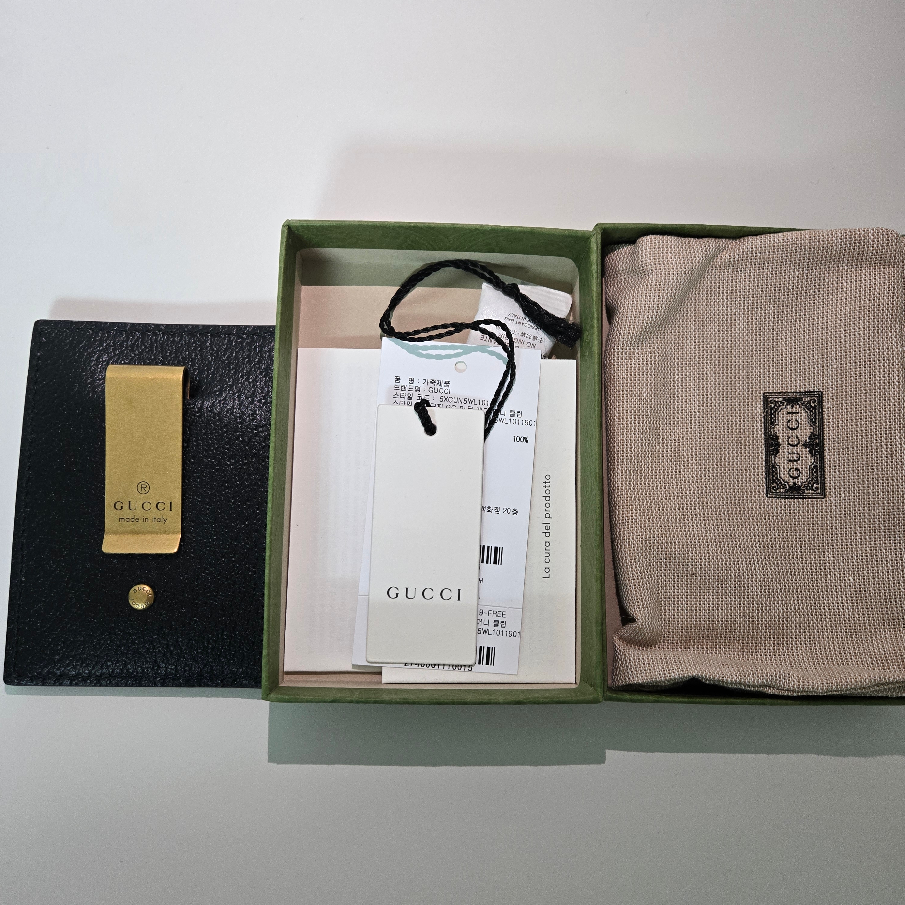 Gucci GG Marmont Leather Money Clip Black 착용 스타일 - 5