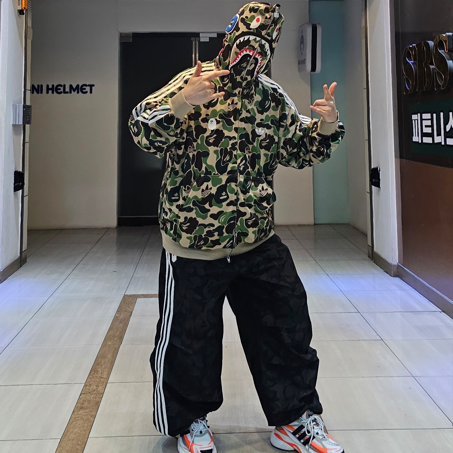 Adidas x BAPE Jacquard Pants Black - US Sizing, Adidas x BAPE Shark Track Hoodie Jacket Crew Green - US Sizing 착용 스타일