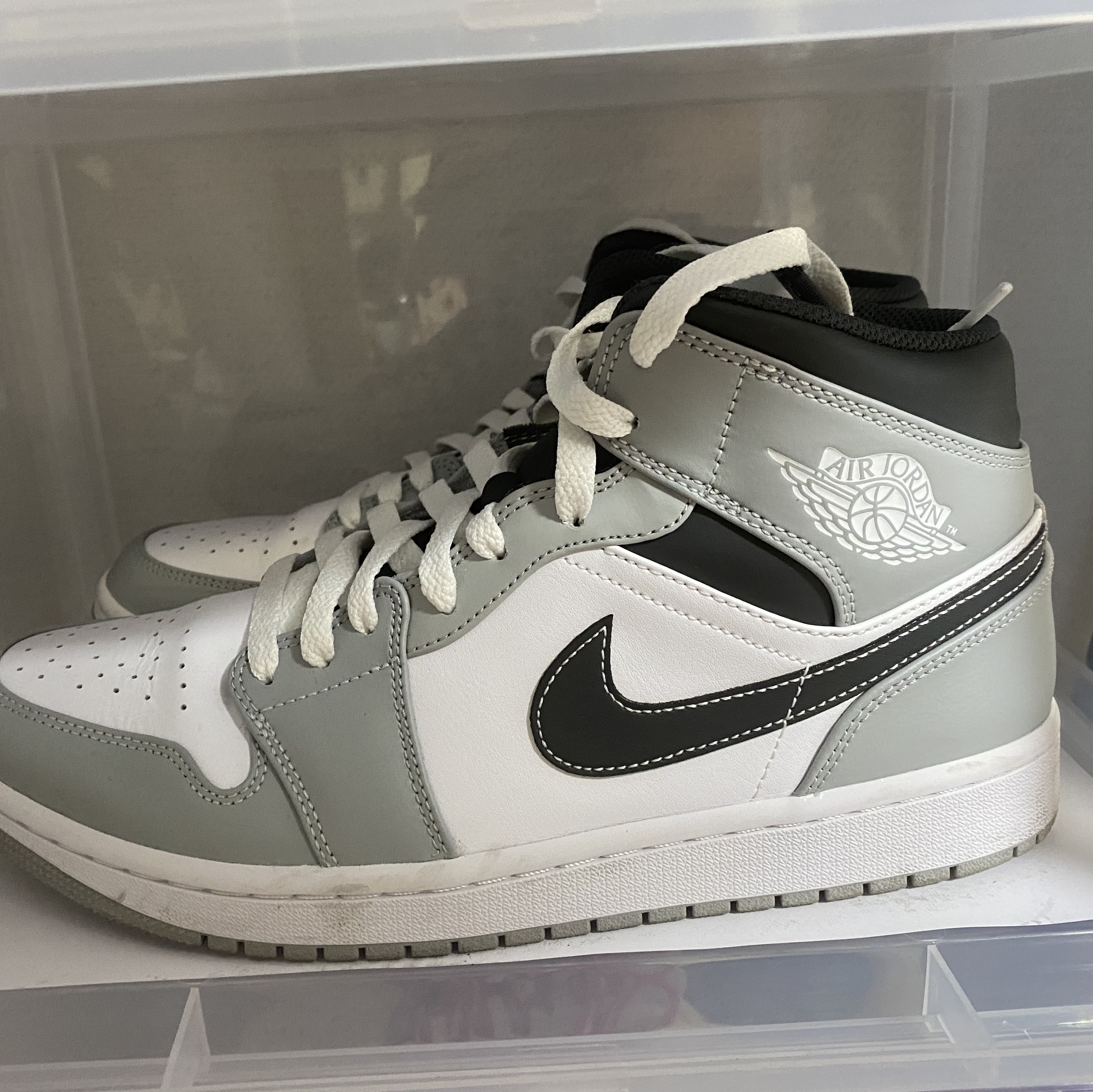 Jordan 1 Mid Light Smoke Grey Anthracite 착용 스타일