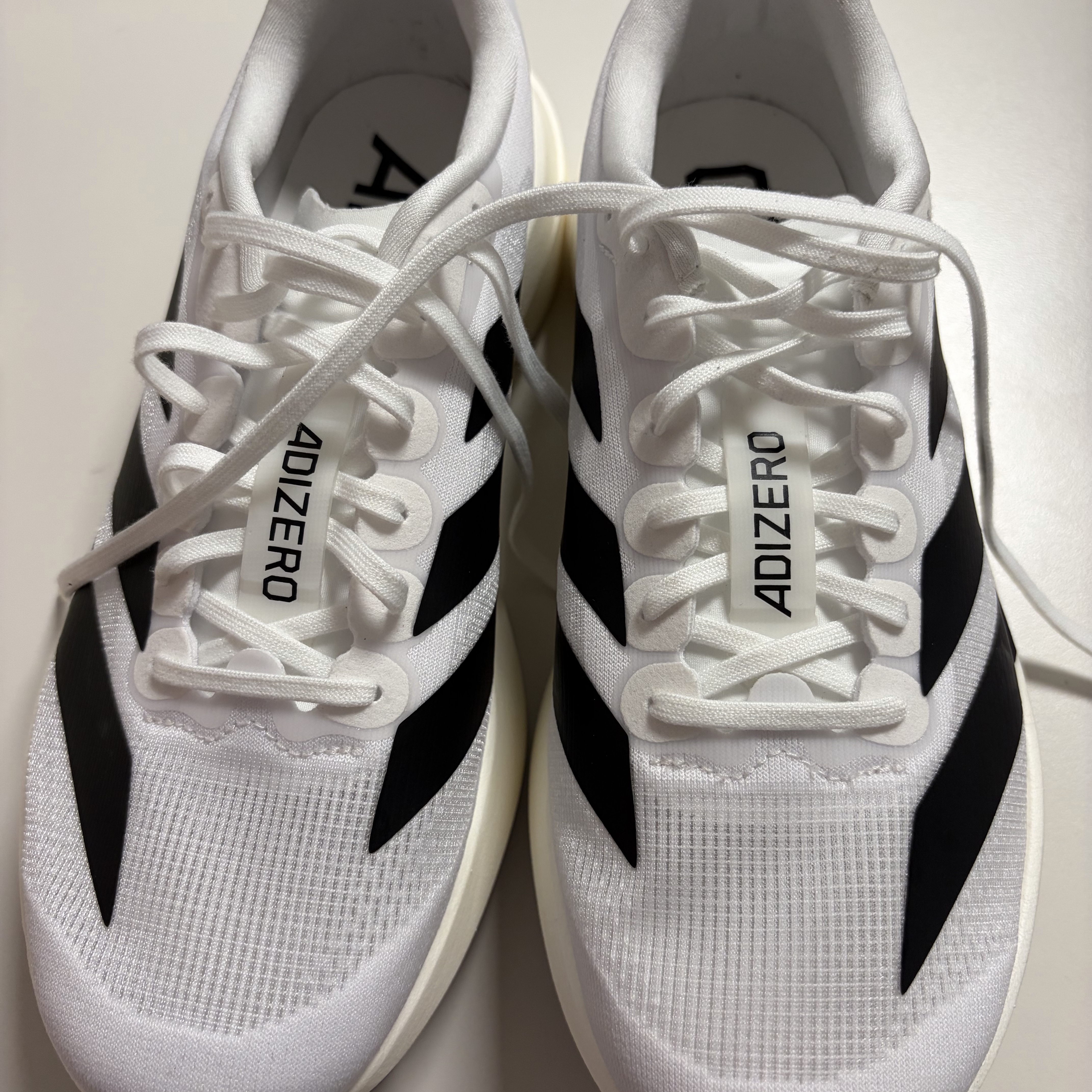 Adidas Adizero EVO SL Cloud White Core Black 착용 스타일 - 2