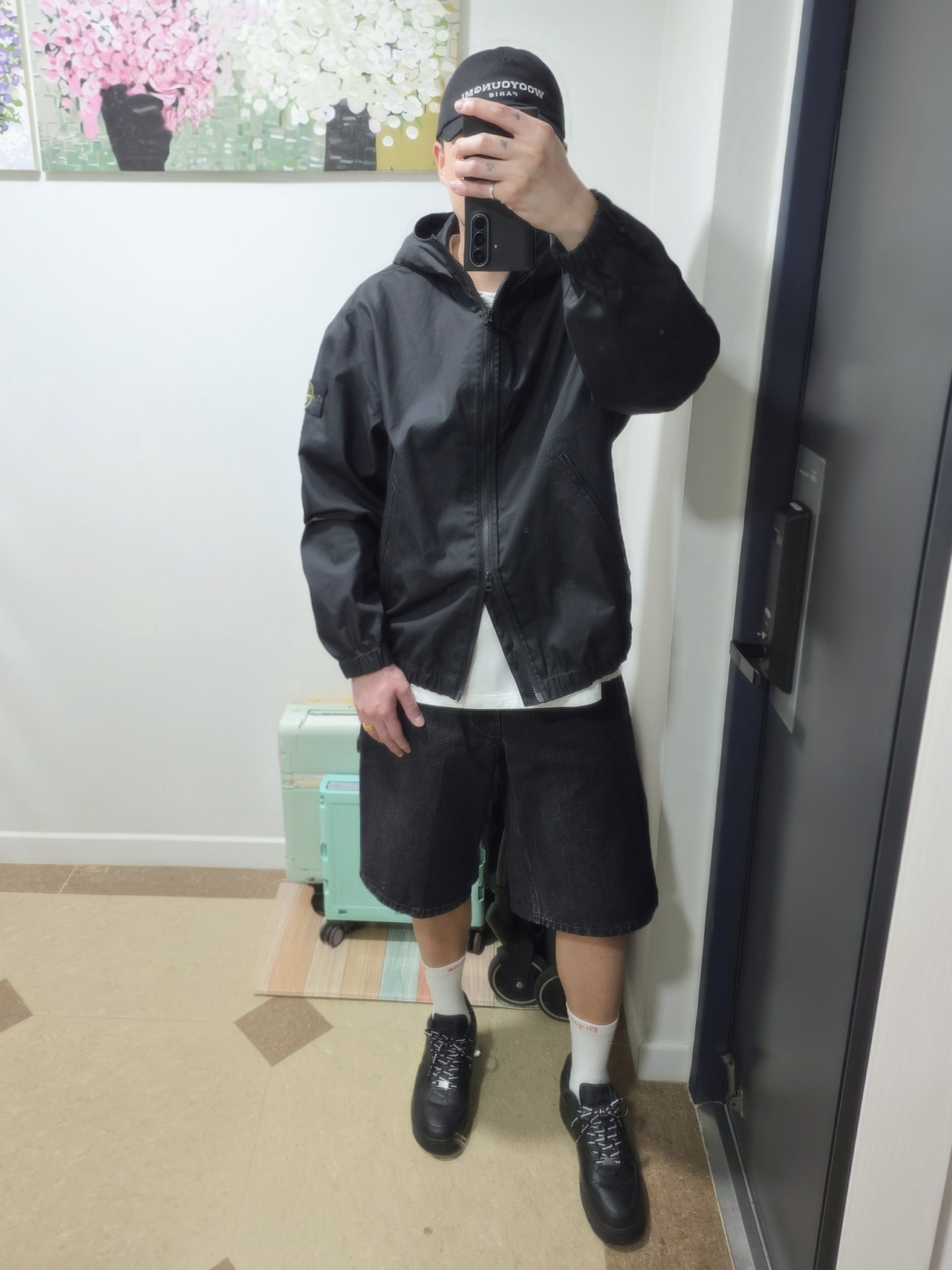 Stone Island 4100079 Supima Cotton Canvas Hooded Jacket Black - 25SS, Supreme x Nike Denim Short Black - 24SS 착용 스타일