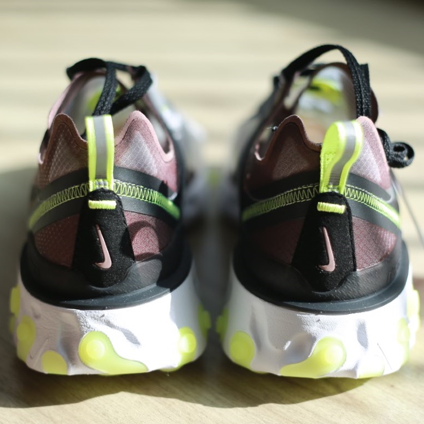 Nike React Element 87 Desert Sand 착용 스타일