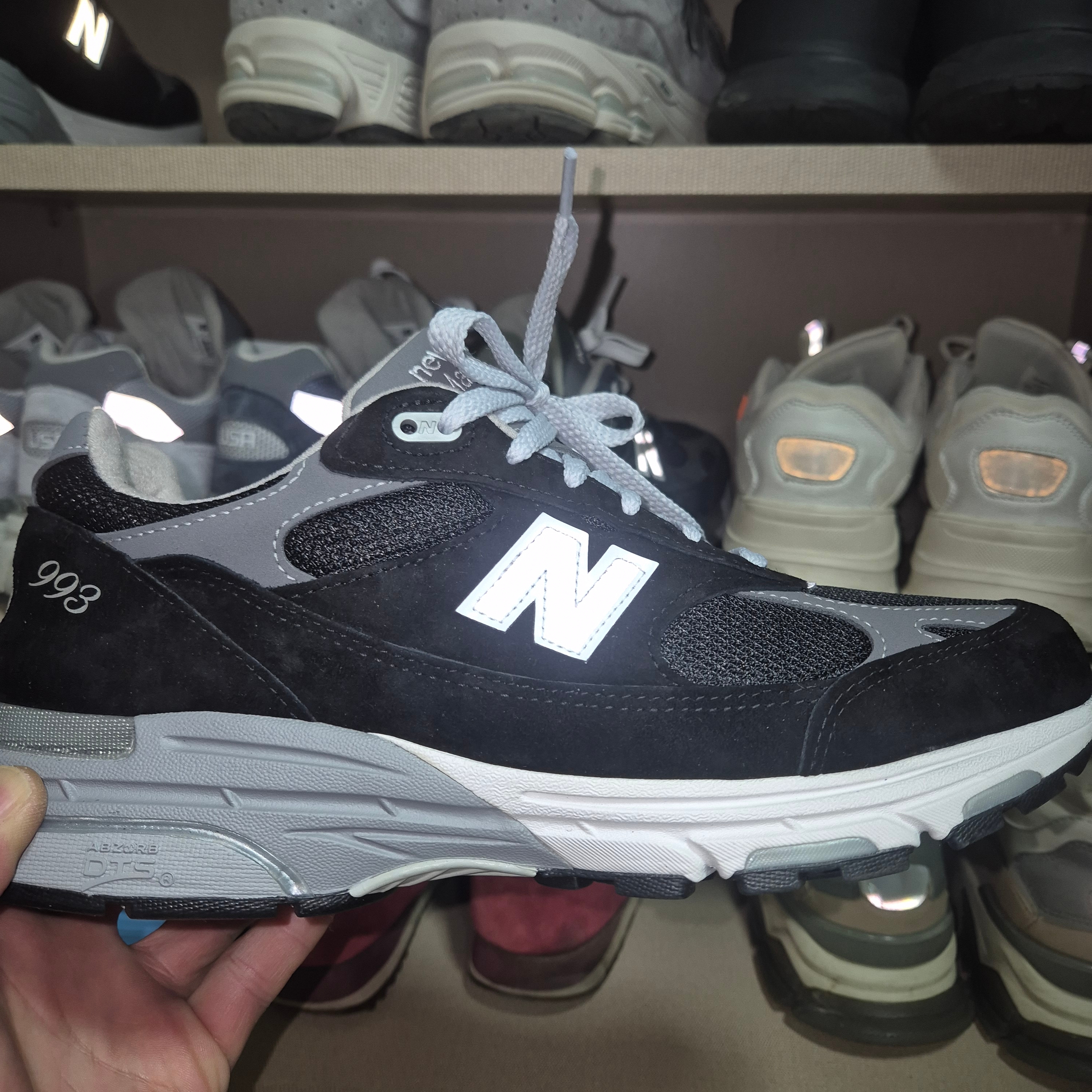New Balance 993 Made in USA Black - D Standard 착용 스타일 - 2