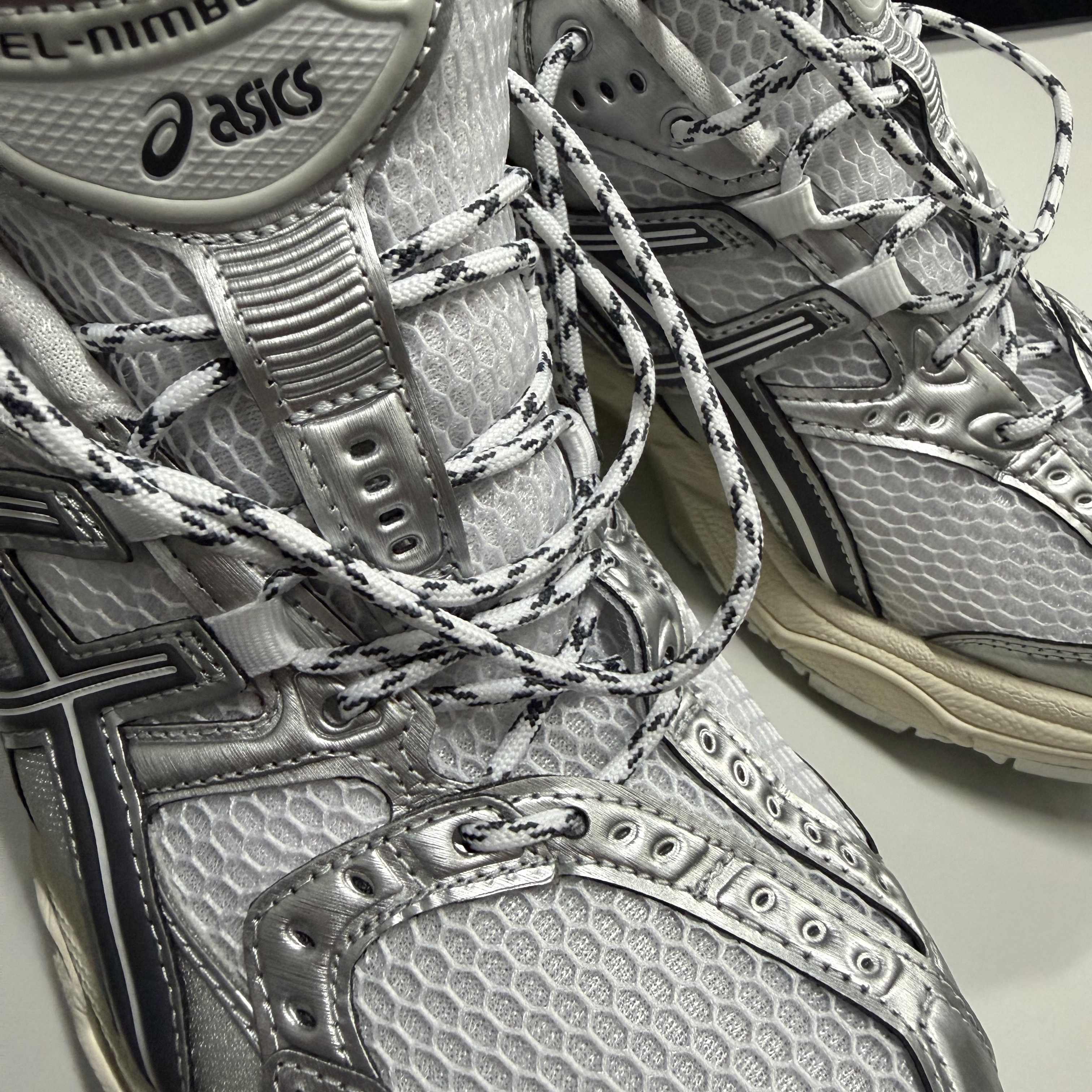 Asics Gel-Nimbus 10.1 White Glacier Grey - Korea Exclusive 착용 스타일