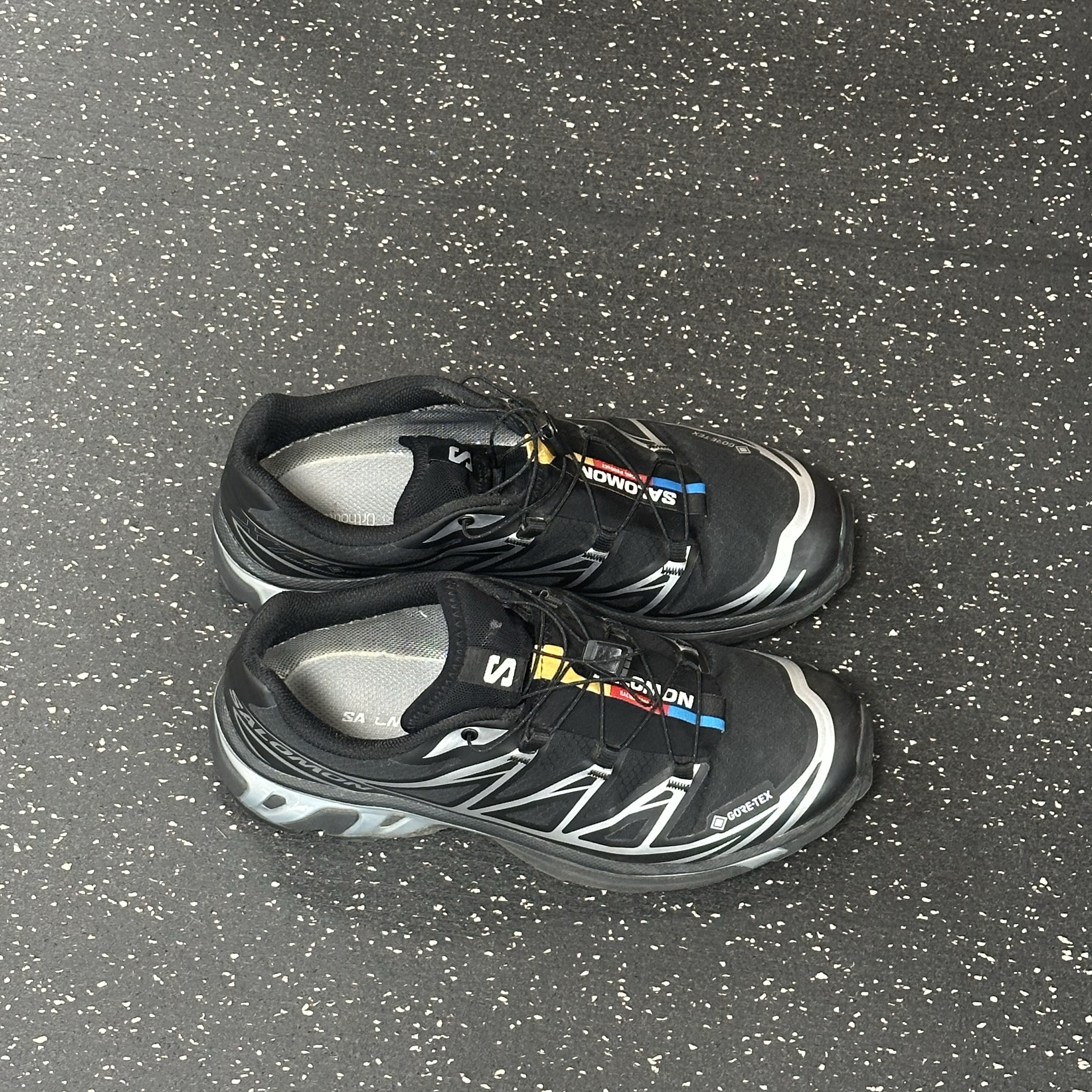 Salomon XT-6 GTX Black Silver 착용 스타일