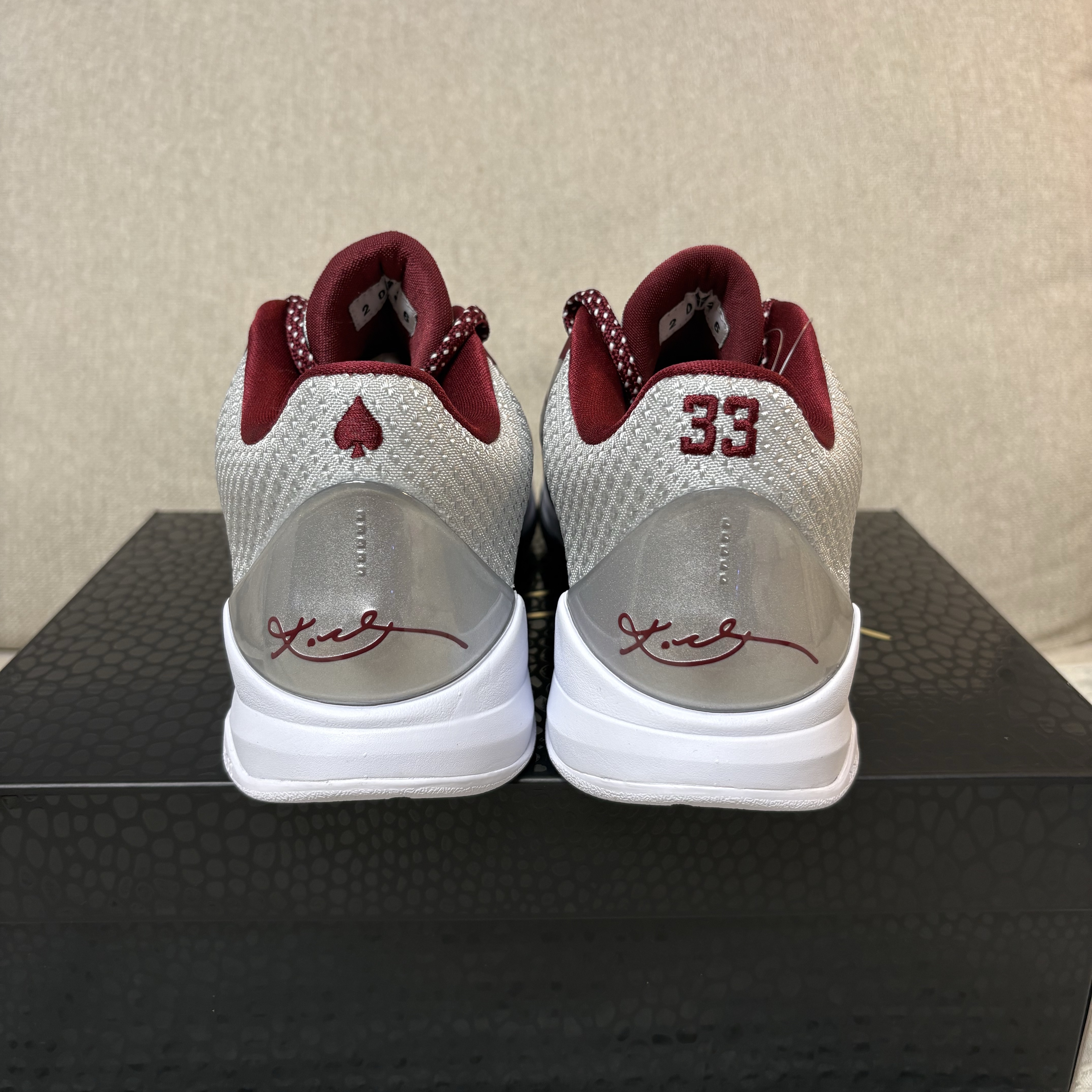 Nike Kobe 5 Protro Lower Merion Aces Away Metallic Silver Team Red 착용 스타일 - 4