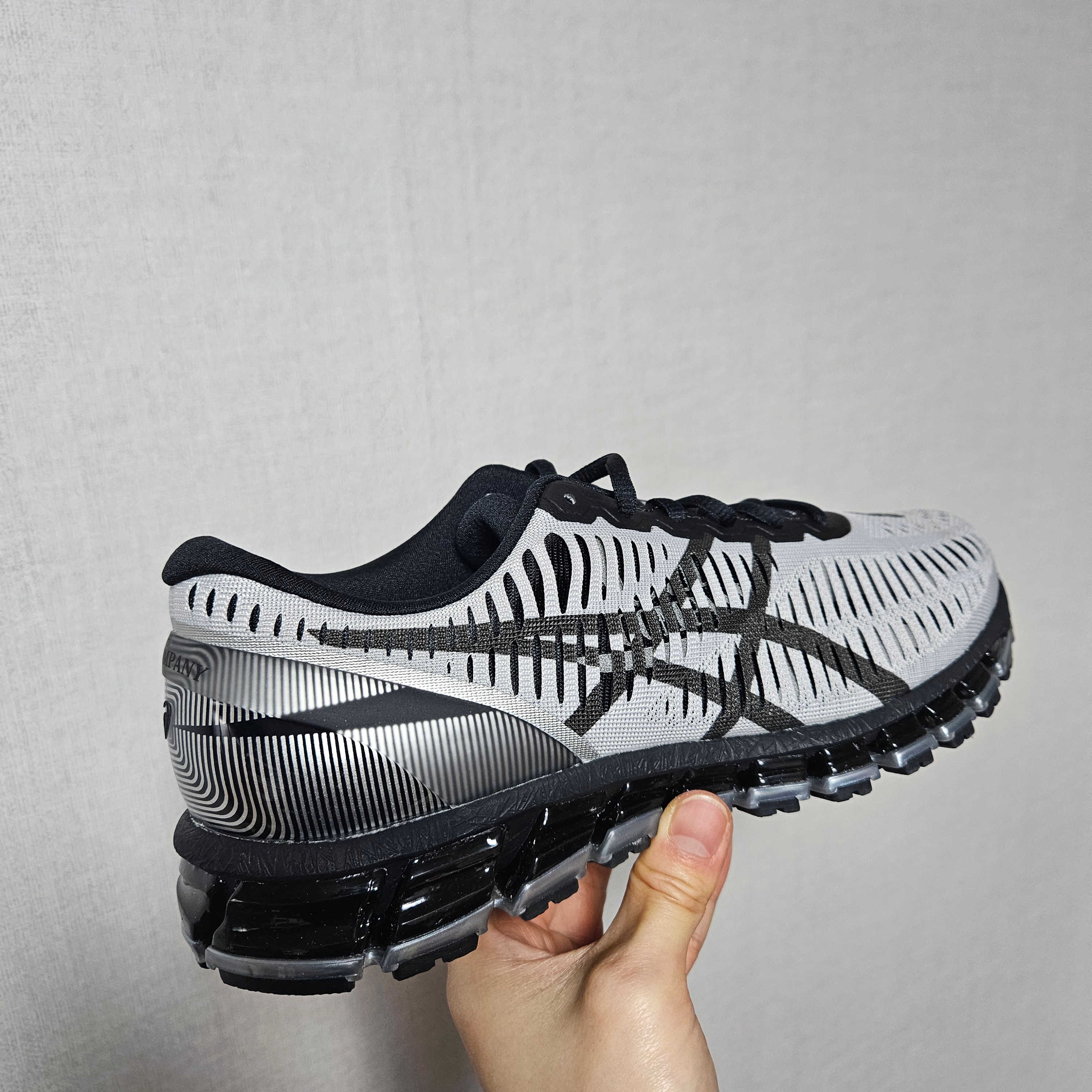 Asics x C.P. Company Gel-Quantum 360 I Pure Silver Caviar 착용 스타일 - 2