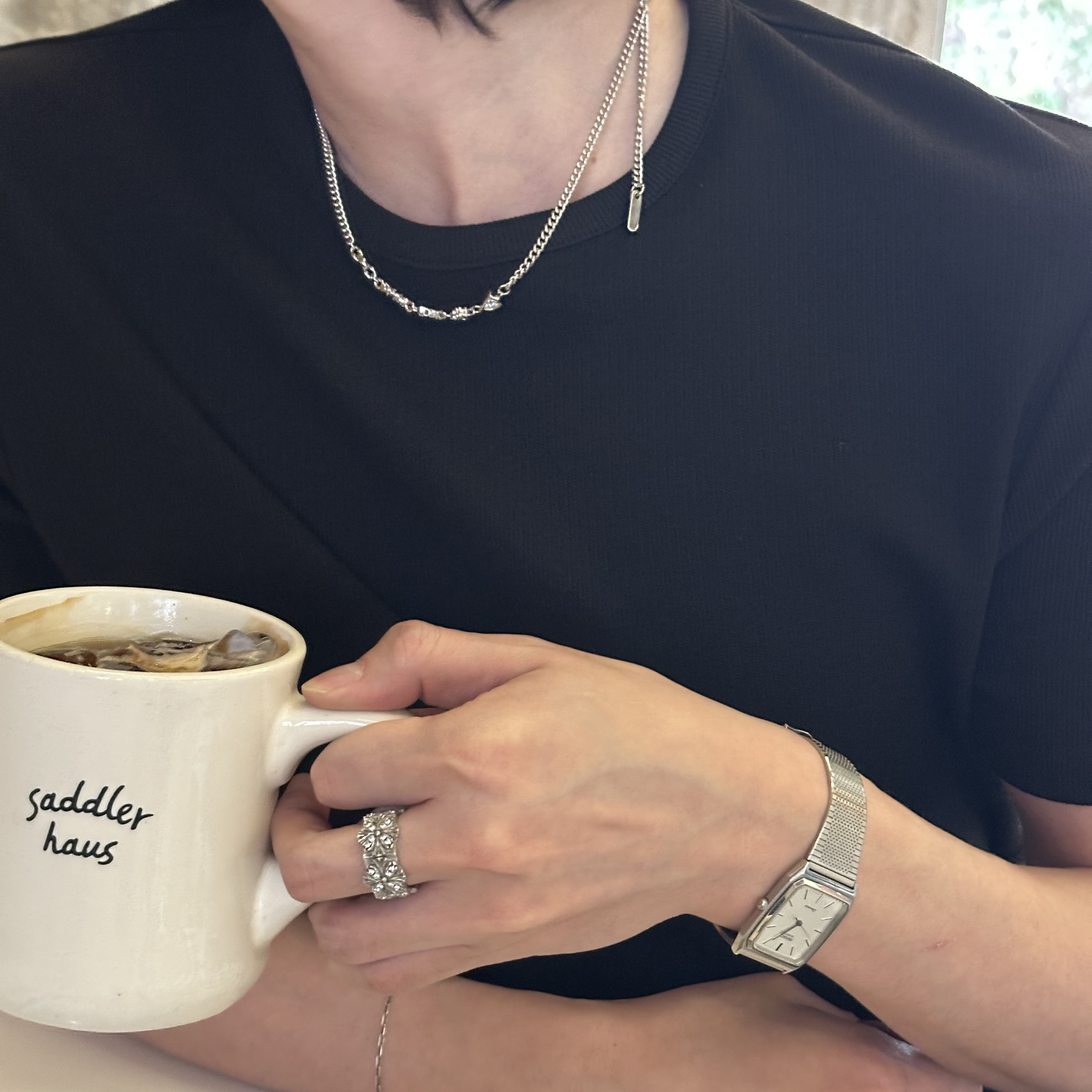 Scudo Emblem Slim Necklace 착용 스타일 - 3