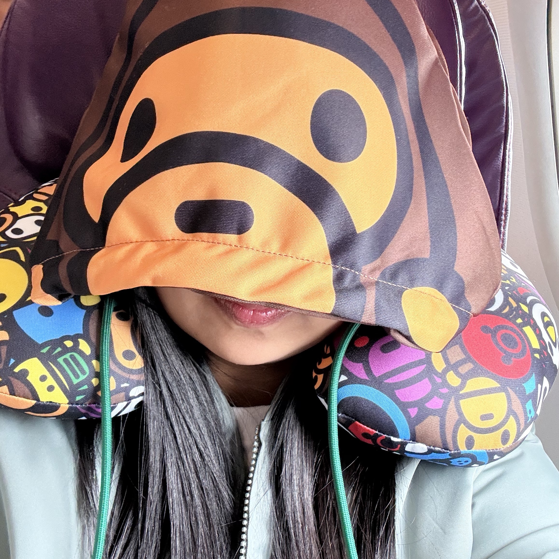 Starbucks x BAPE Baby Milo Neck Pillow 착용 스타일 - 1