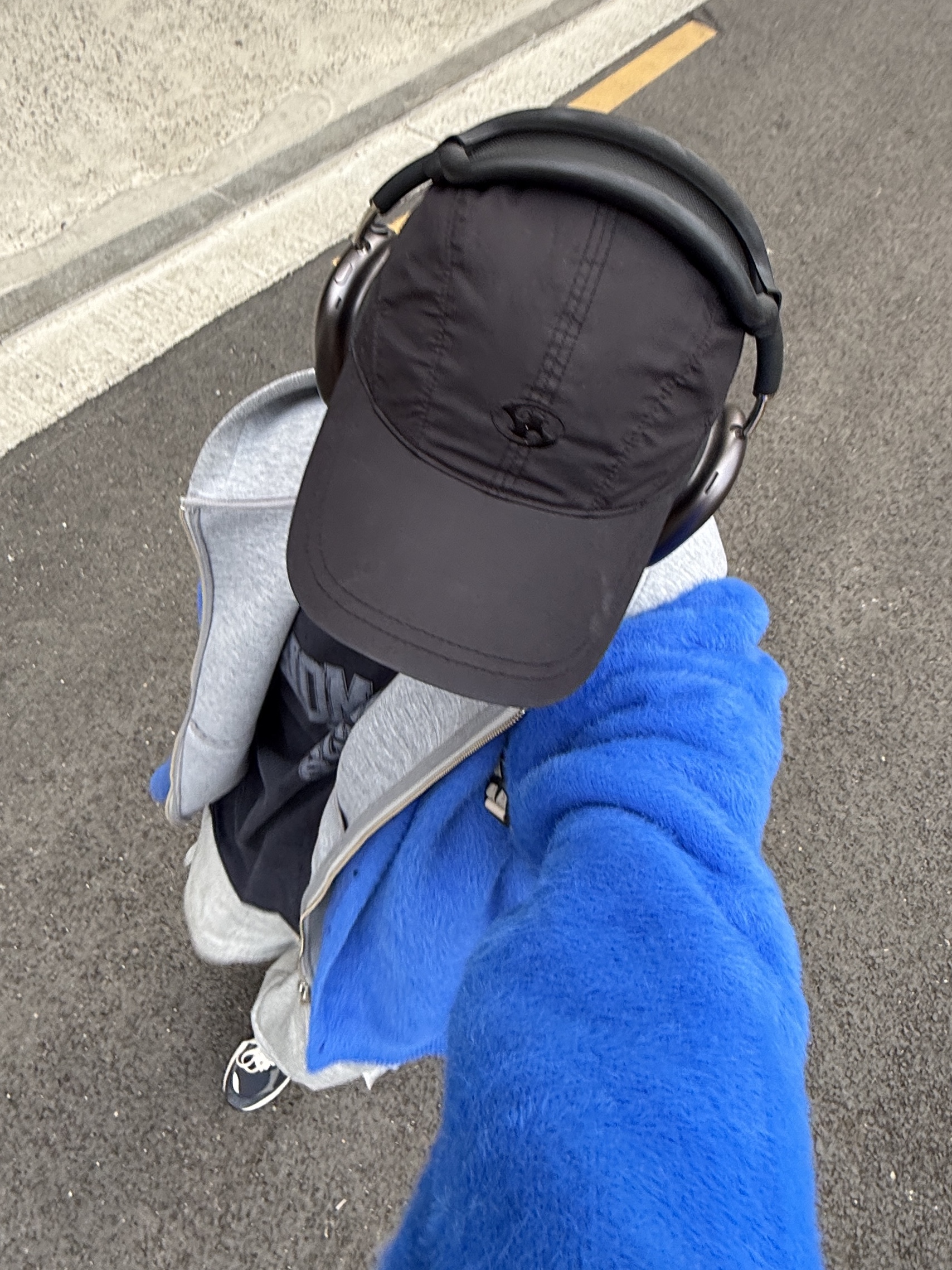 Stussy Shaggy Cardigan Royal Blue, Arc'teryx Heliad 15 Backpack Rune 착용 스타일 - 2