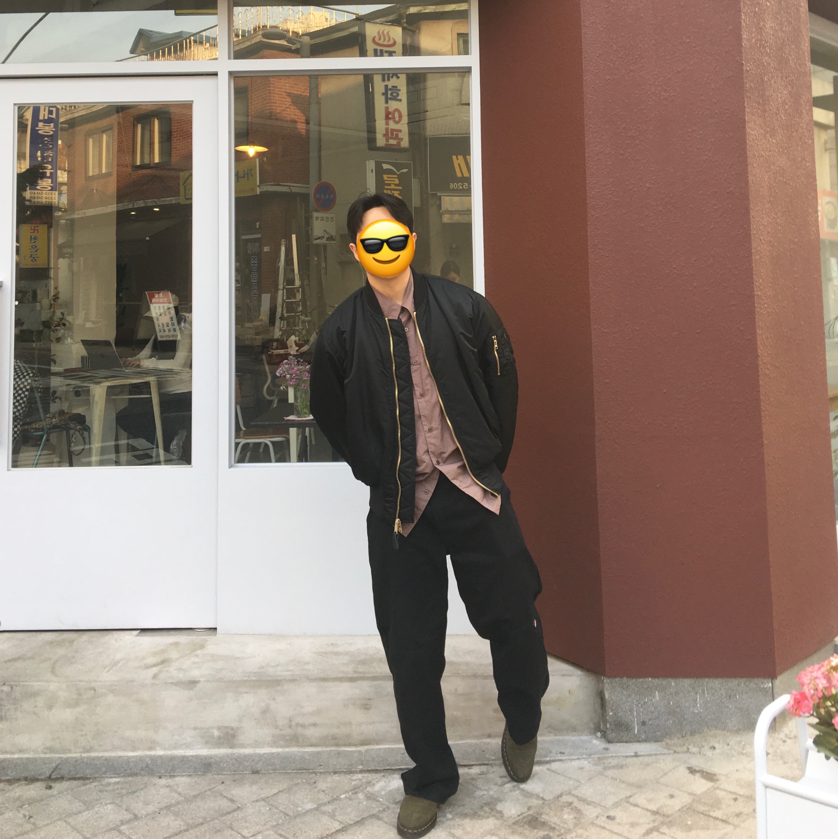 ALPHA INDUSTRIES MA-1 Flight Jacket Black, Dickies Loose Fit Double Knee Work Pants Black 착용 스타일