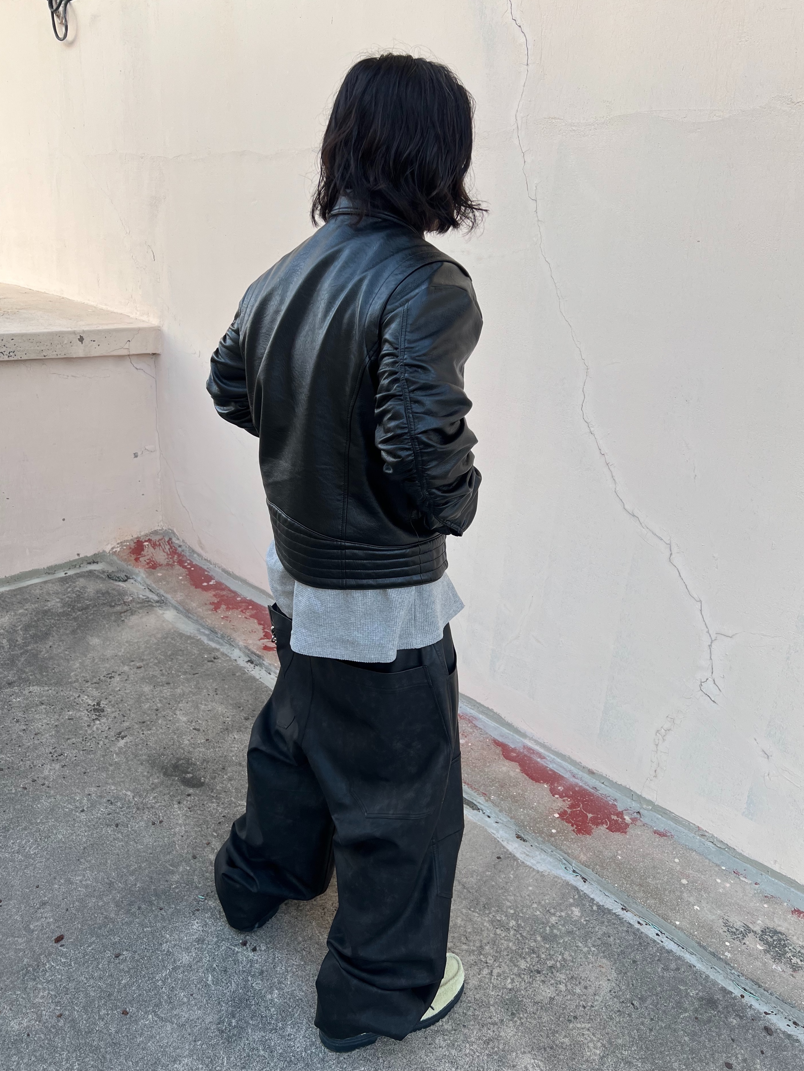 MJD x Koin Seoul 3D Knee Eco Leather Pants Black, Timberland Heritage Gore-Tex Moc Toe Mid Boots Light Green Suede - Wide 착용 스타일 - 7