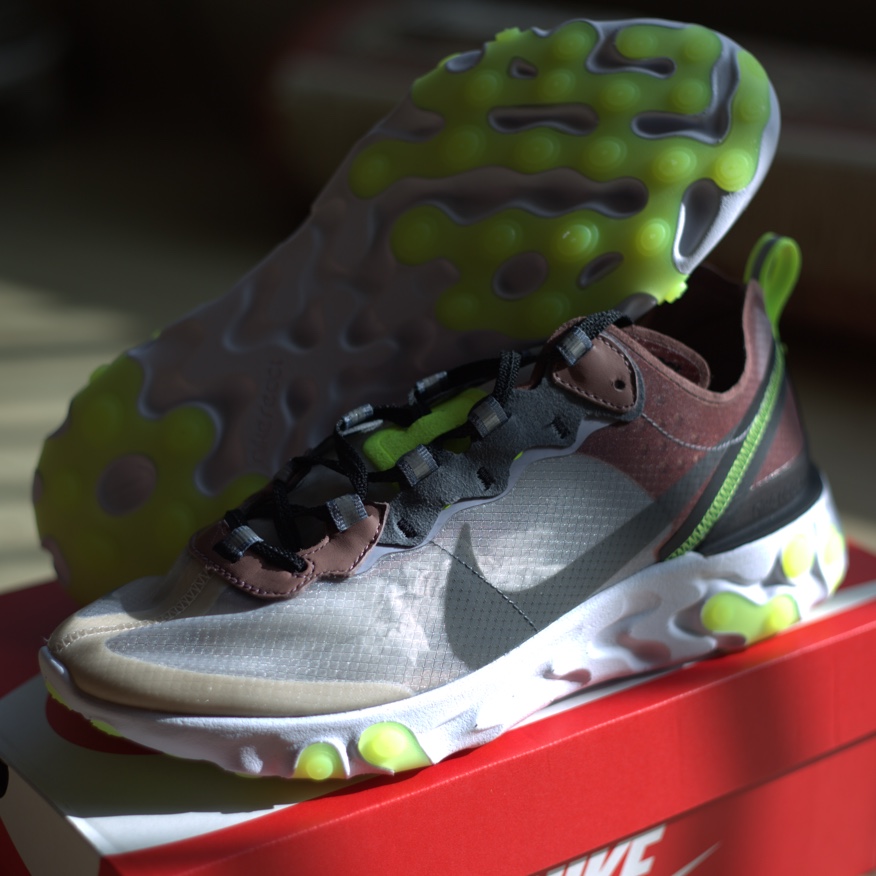 Nike React Element 87 Desert Sand 착용 스타일