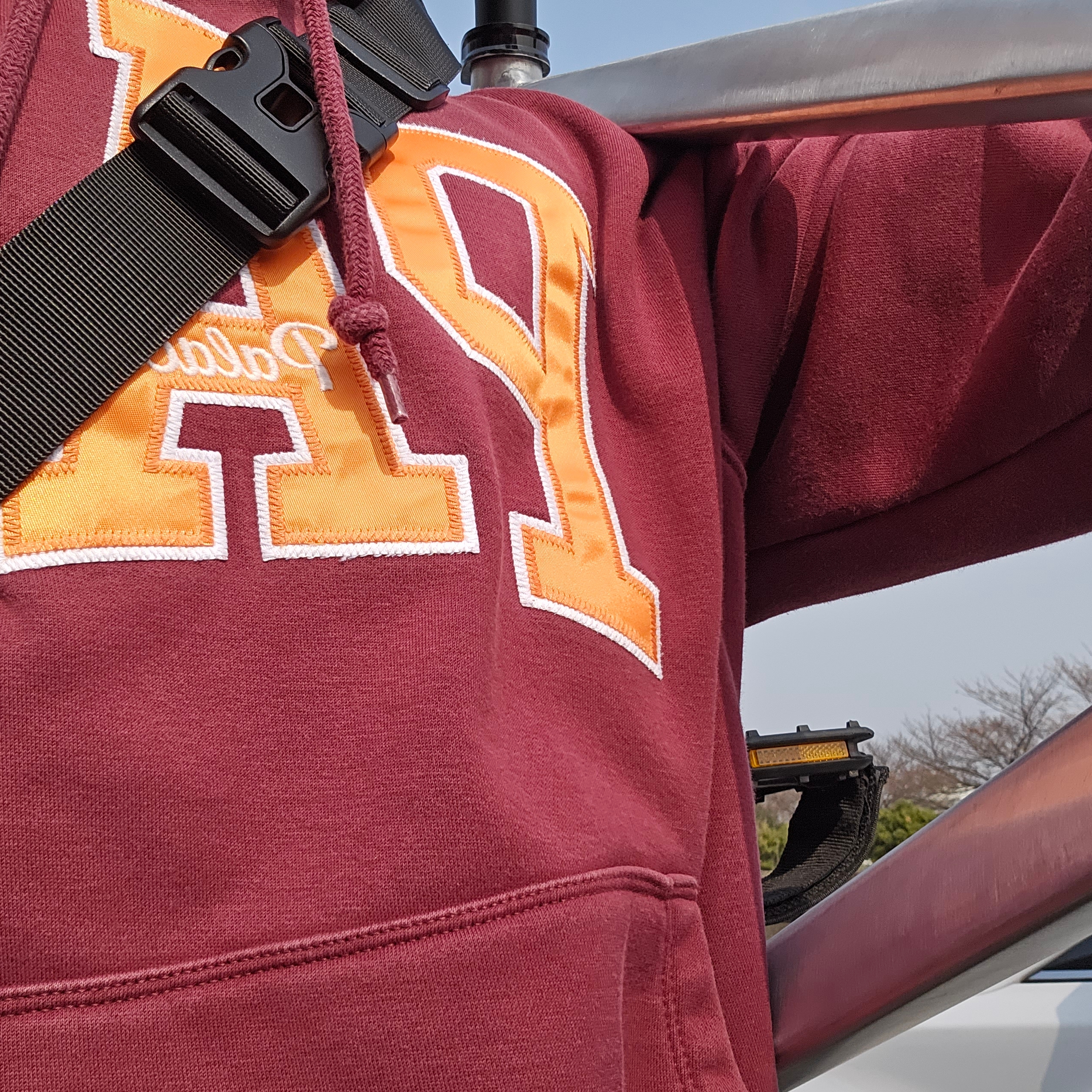 Palace x Gap Hood Burgundy - 24SS 착용 스타일 - 2