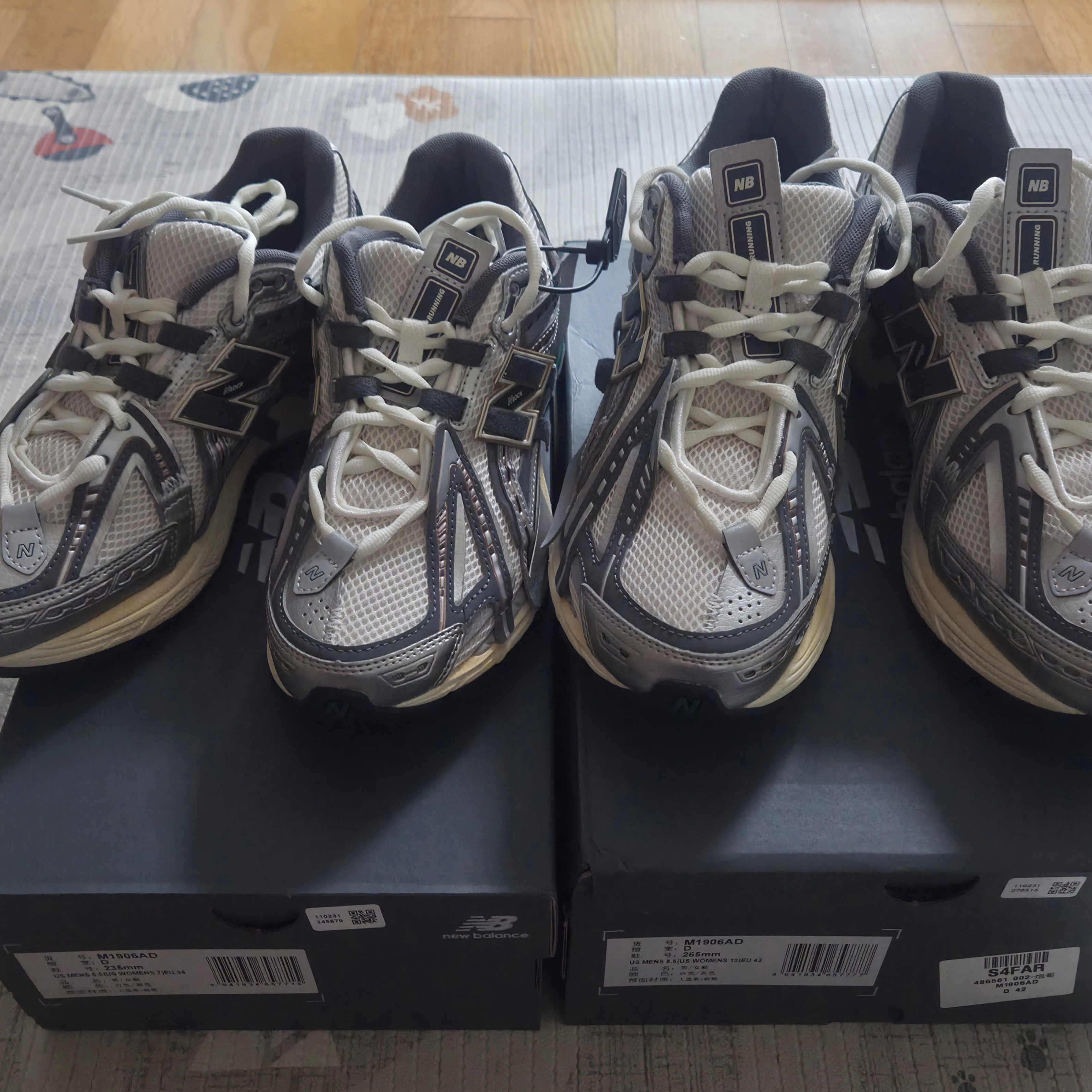 New Balance 1906A Silver Metallic Castlerock 착용 스타일 - 1