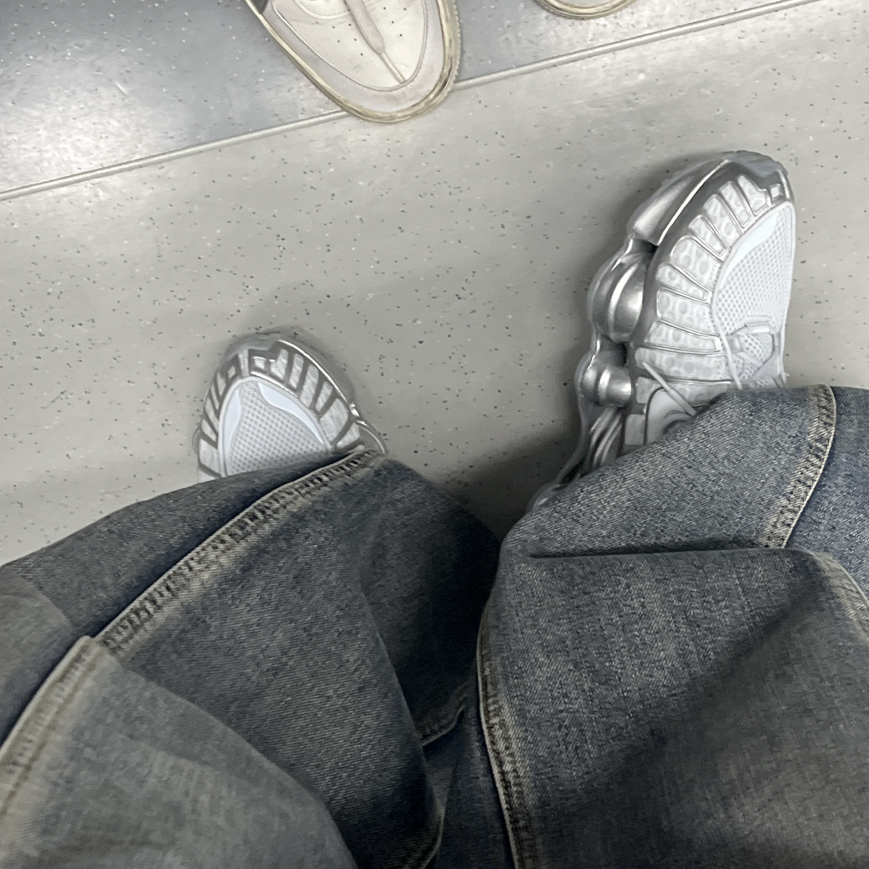 (W) Nike Shox TL Pure Platinum and Metallic Silver 착용 스타일