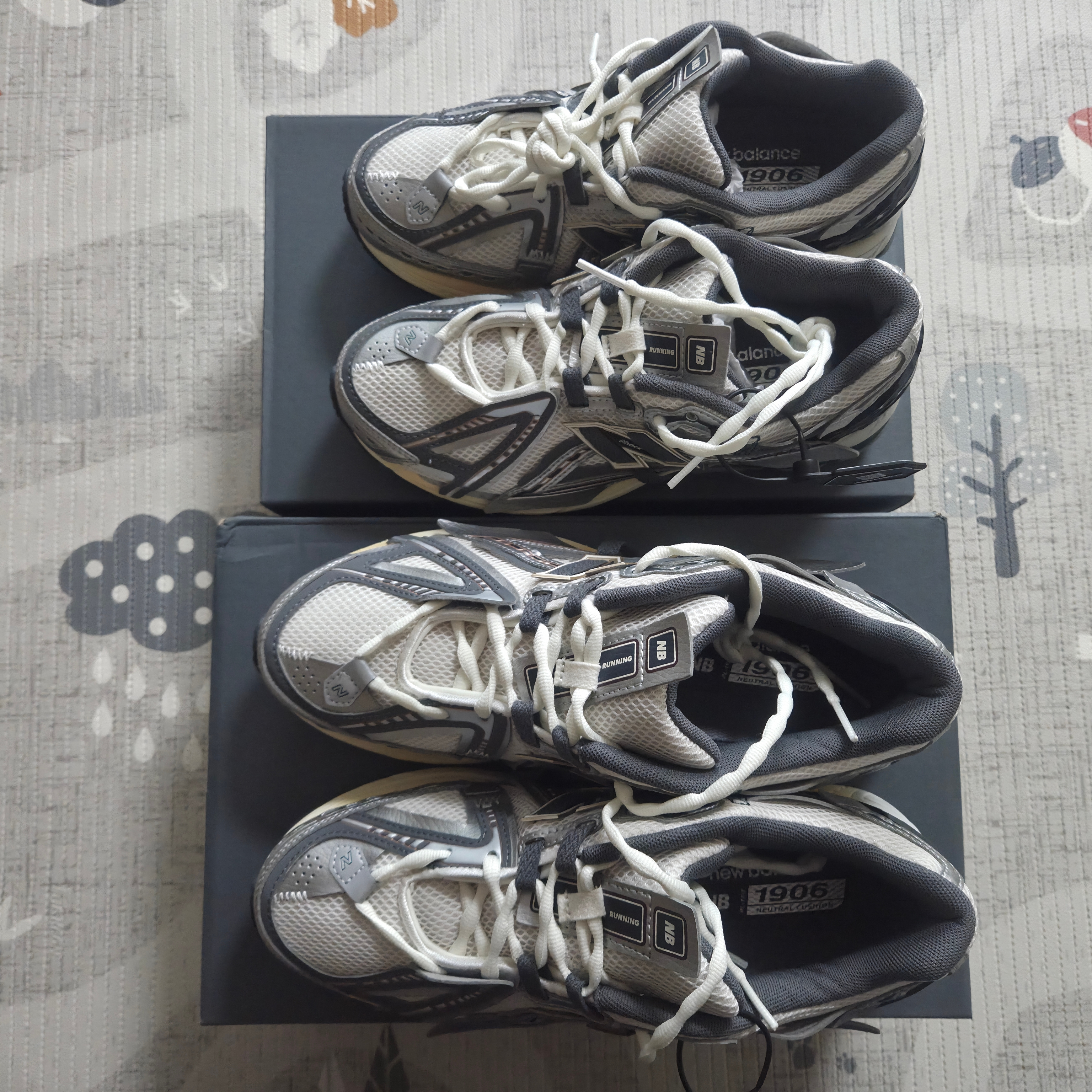 New Balance 1906A Silver Metallic Castlerock 착용 스타일 - 3