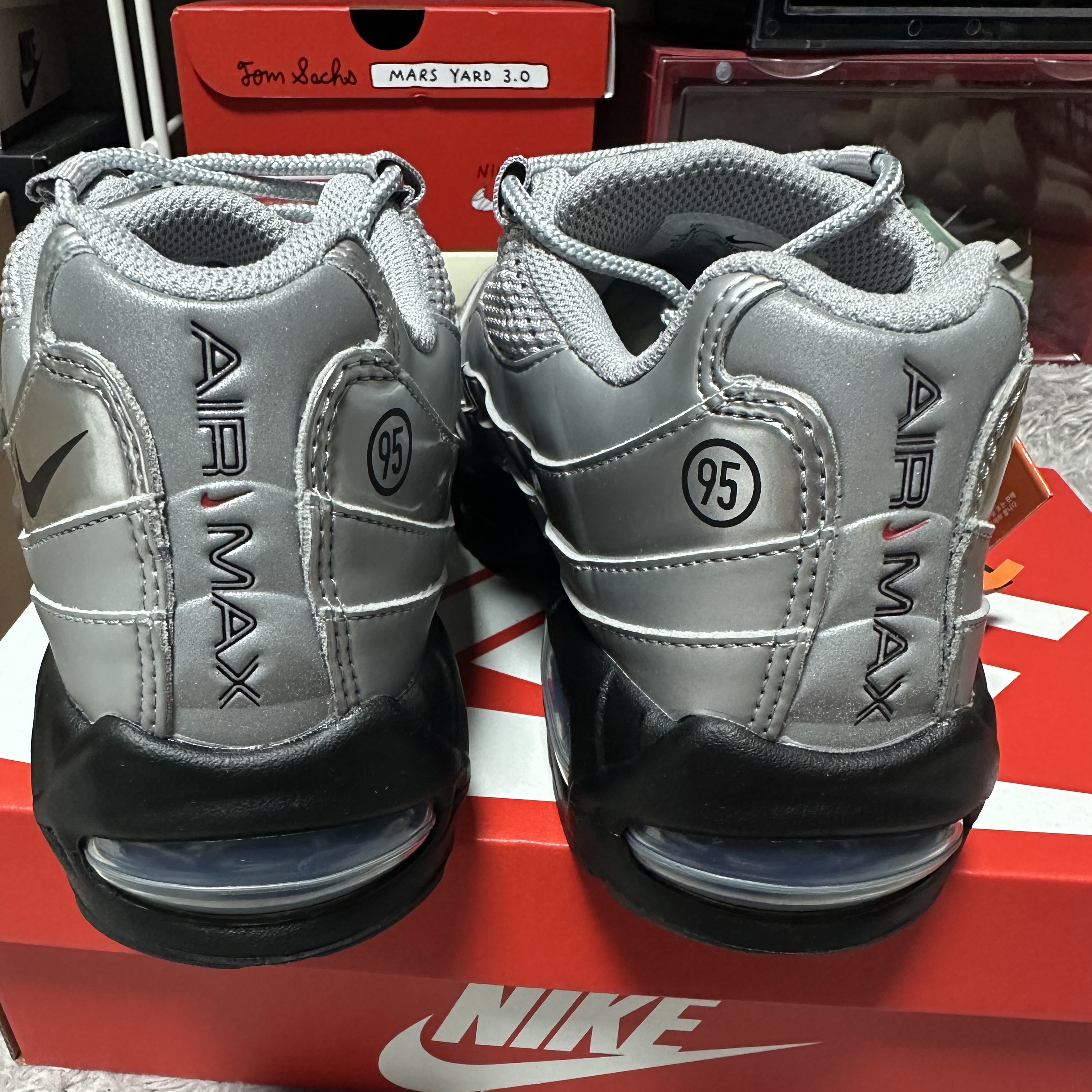 Nike Air Max 95 Big Bubble Total 90 Metallic Silver Black 착용 스타일 - 3