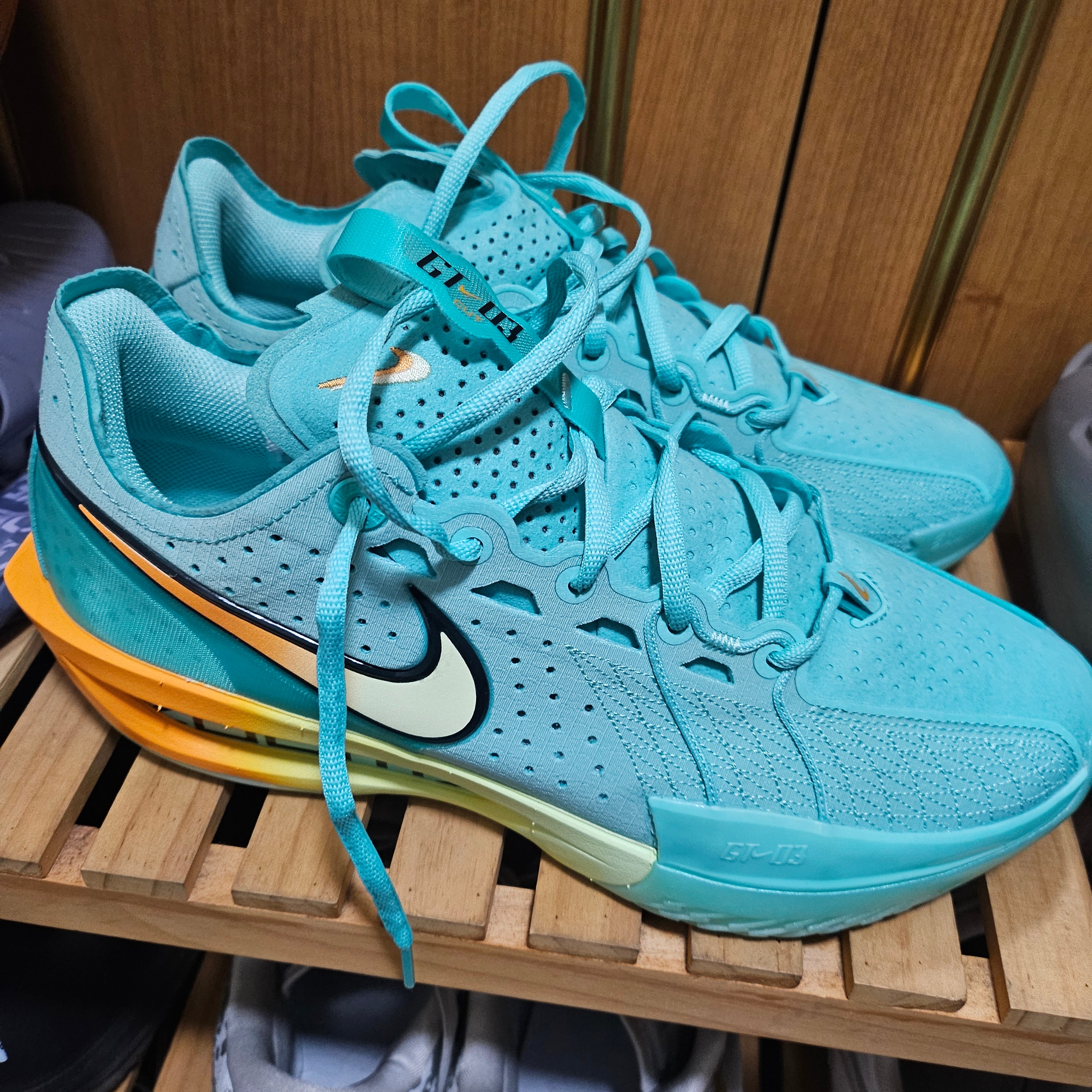 Nike Air Zoom G.T. Cut 3 EP Bleached Turquoise Barely Volt 착용 스타일 - 1