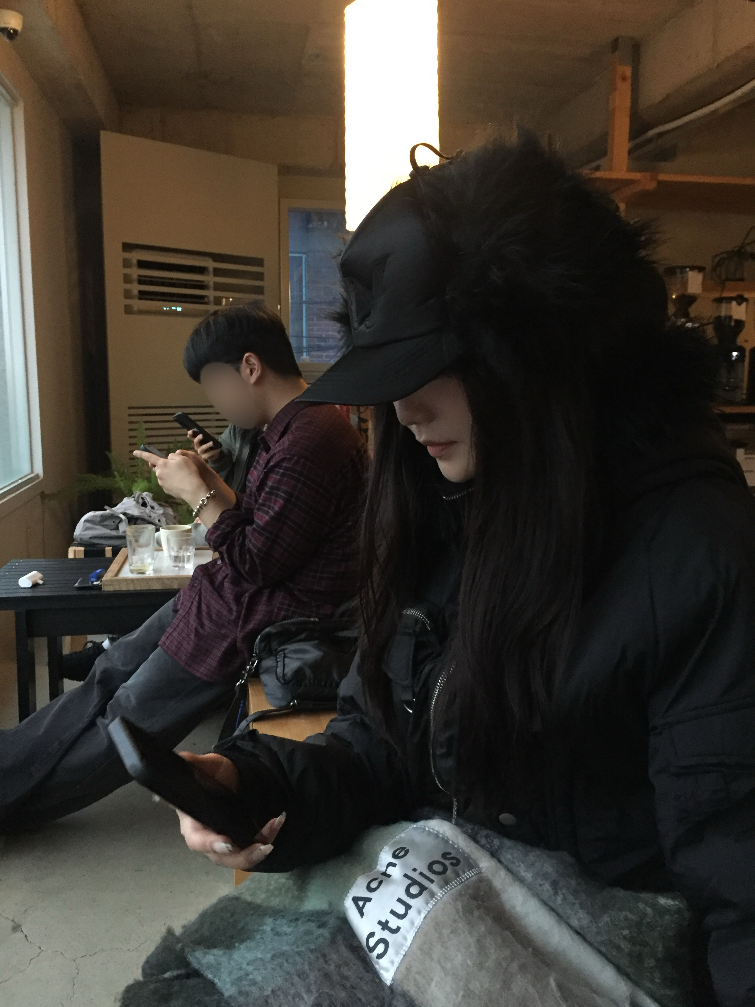 Open Yy Faux Fur Earflap Cap Black 착용 스타일 - 3