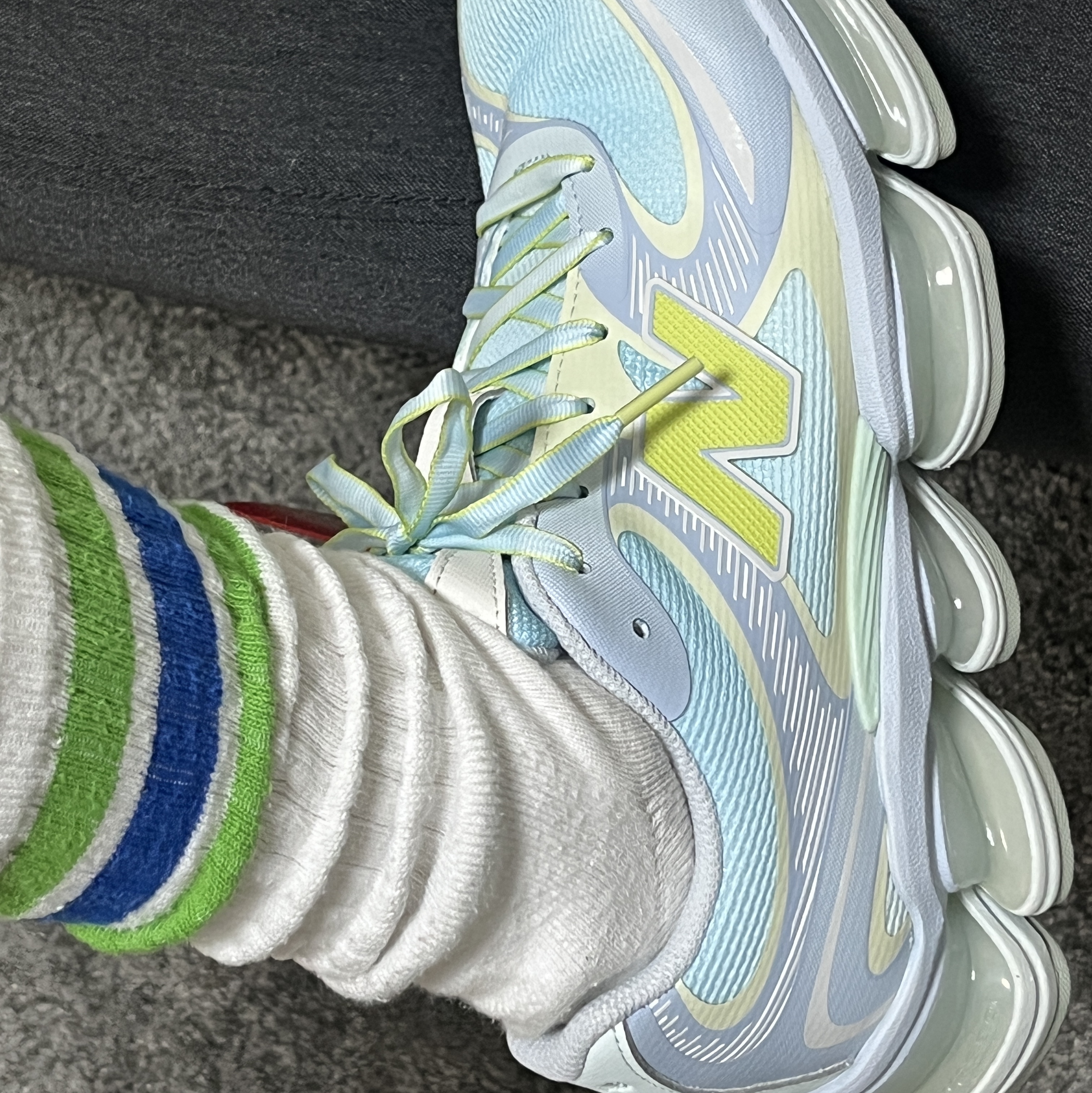 New Balance 2000 Abzorb Oxford Blue Dry Lime 착용 스타일 - 1