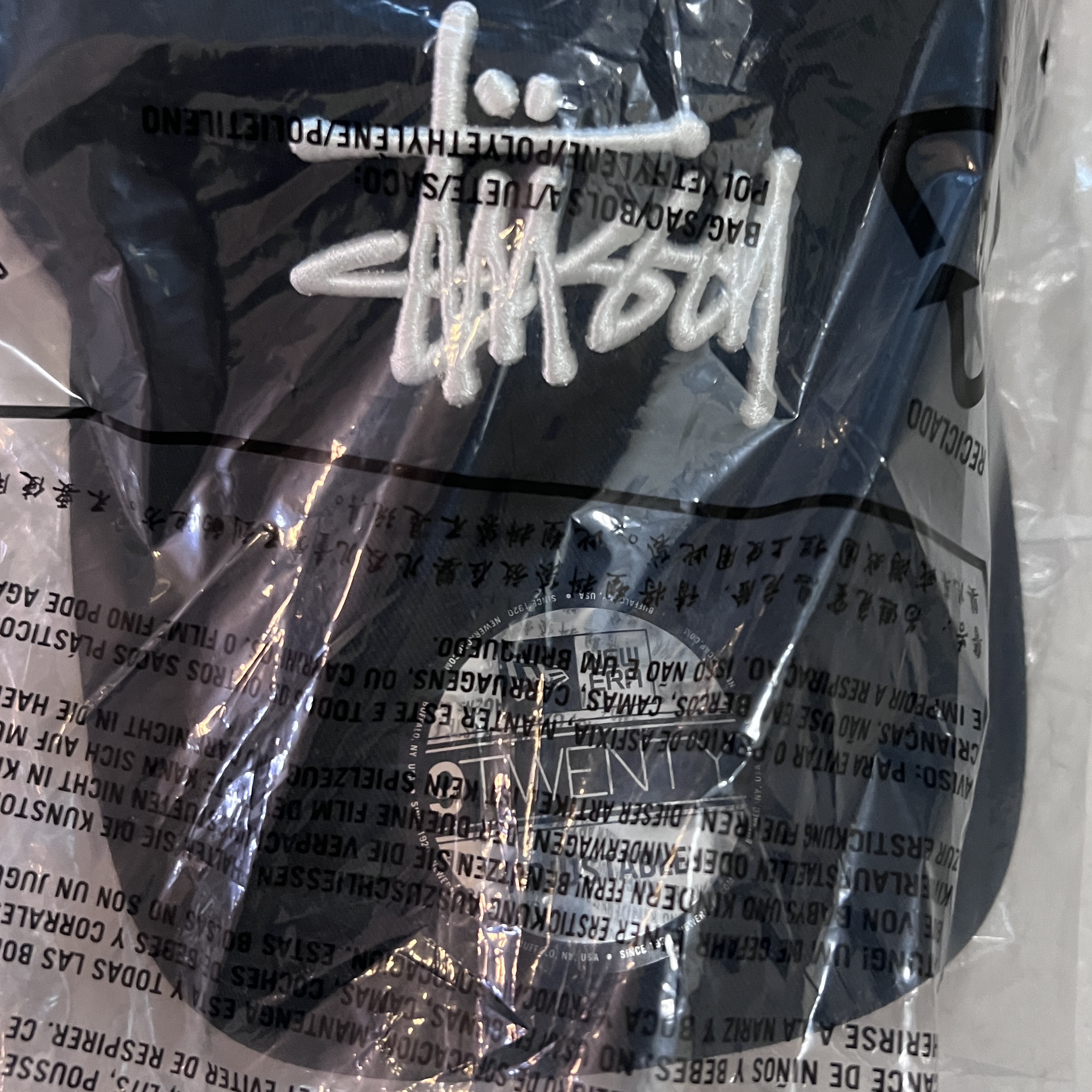 Stussy Basic New Era 9Twenty Basic Strapback Black 착용 스타일