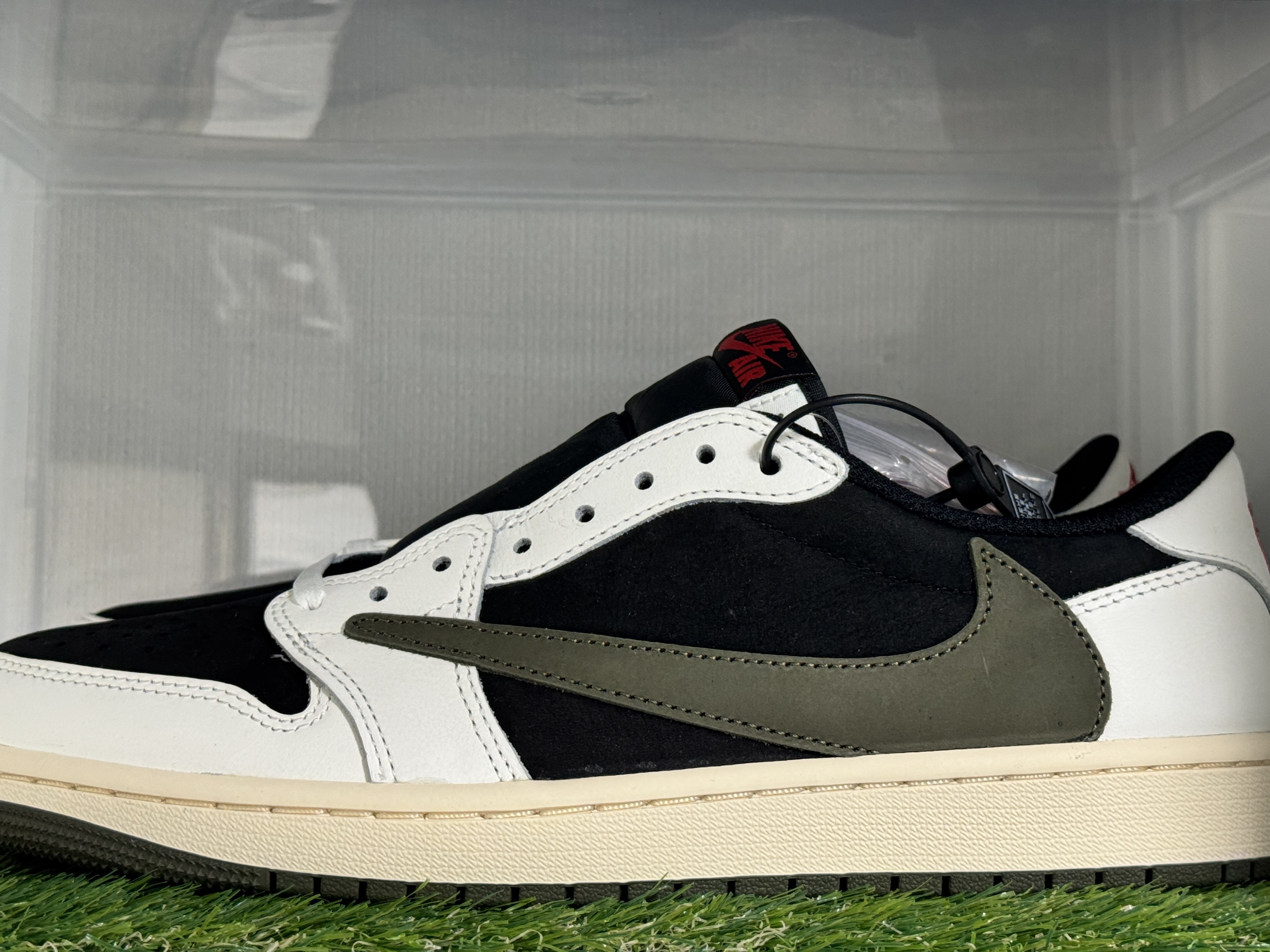 (W) Jordan 1 x Travis Scott Retro Low OG SP Medium Olive 착용 스타일