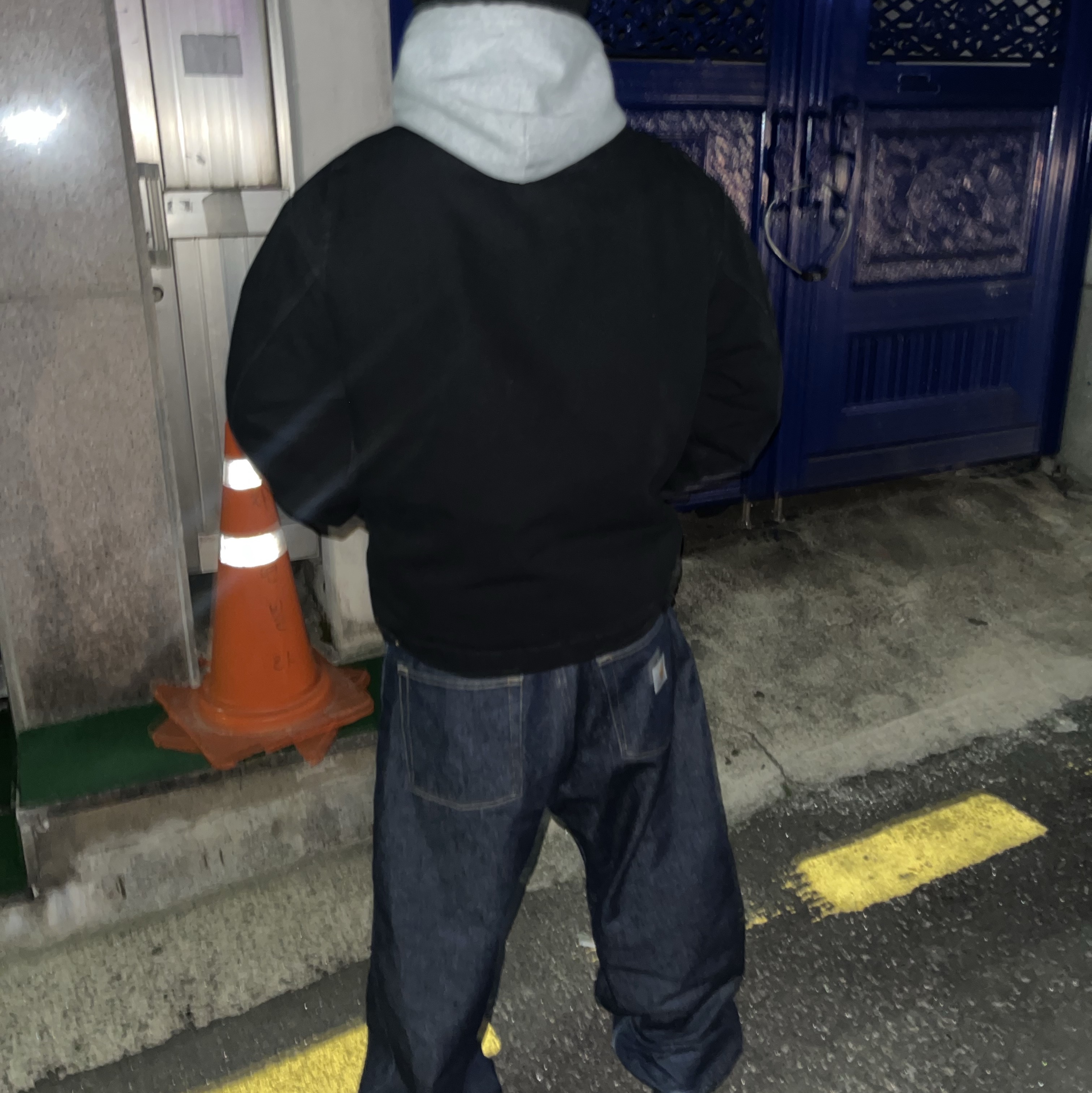 Carhartt WIP Brandon Pants Blue Rigid, Noah Core Logo Beanie Black 착용 스타일 - 4