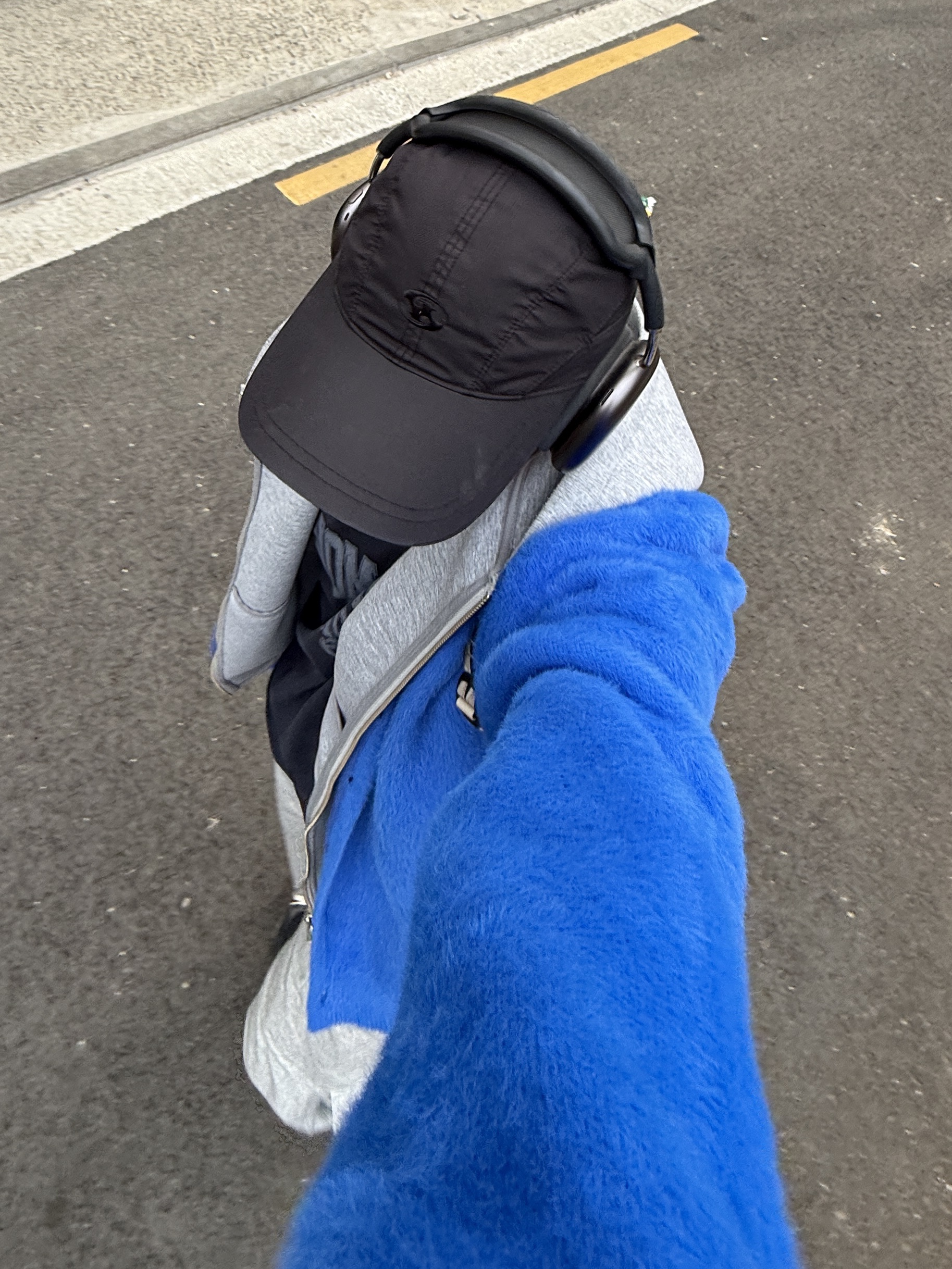 Stussy Shaggy Cardigan Royal Blue, Arc'teryx Heliad 15 Backpack Rune 착용 스타일 - 1