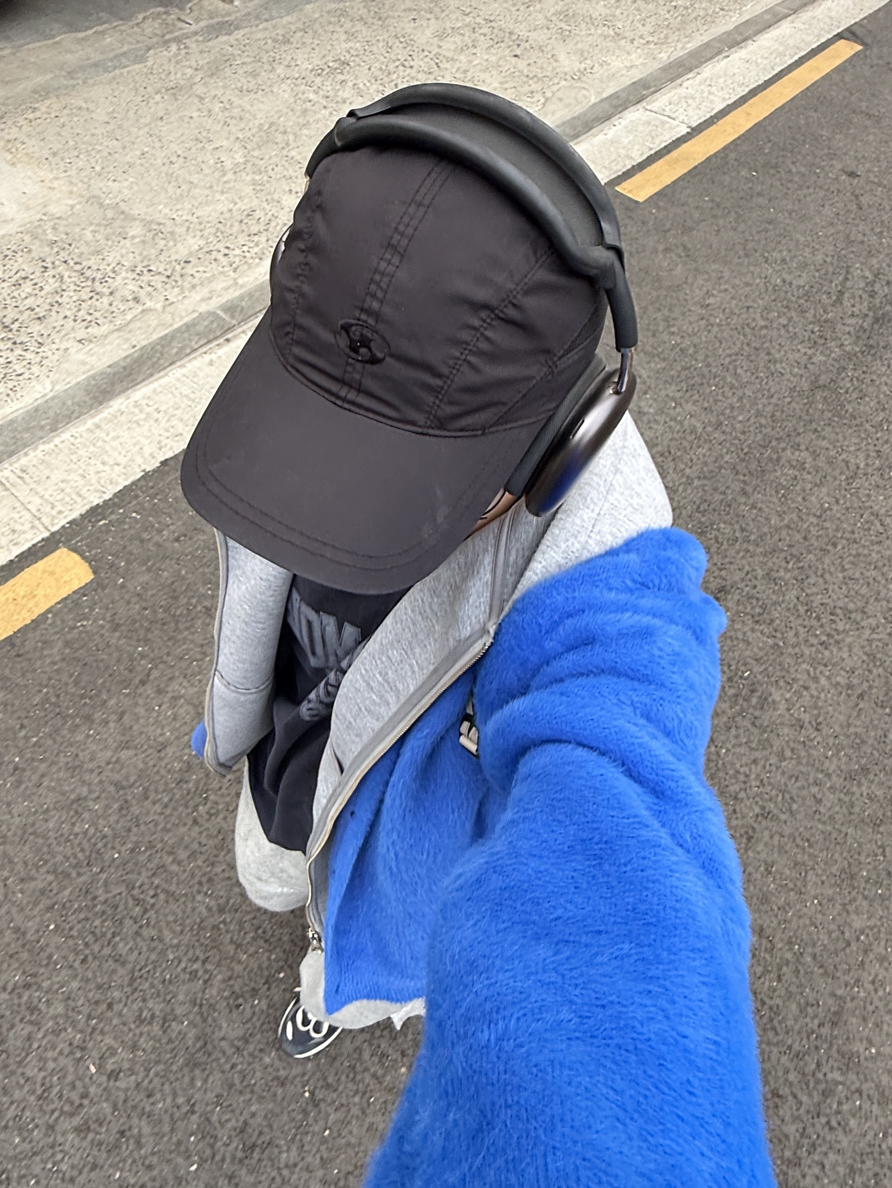 Stussy Shaggy Cardigan Royal Blue, Arc'teryx Heliad 15 Backpack Rune 착용 스타일 - 3