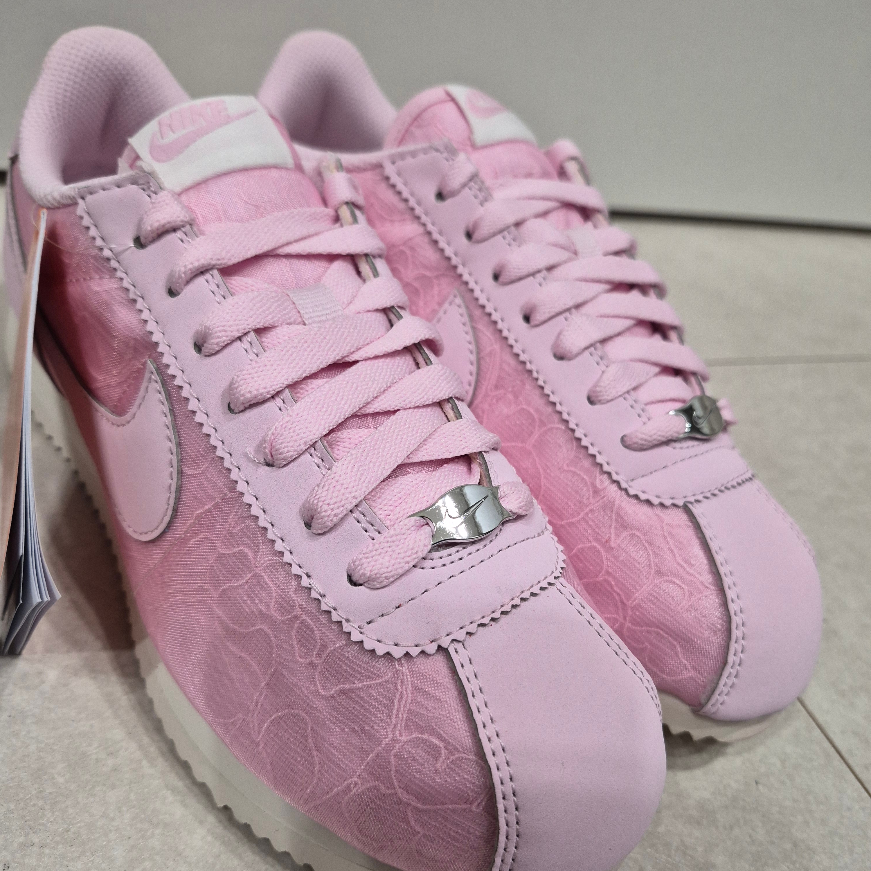 (W) Nike Cortez Pink Foam Soft Pearl 착용 스타일