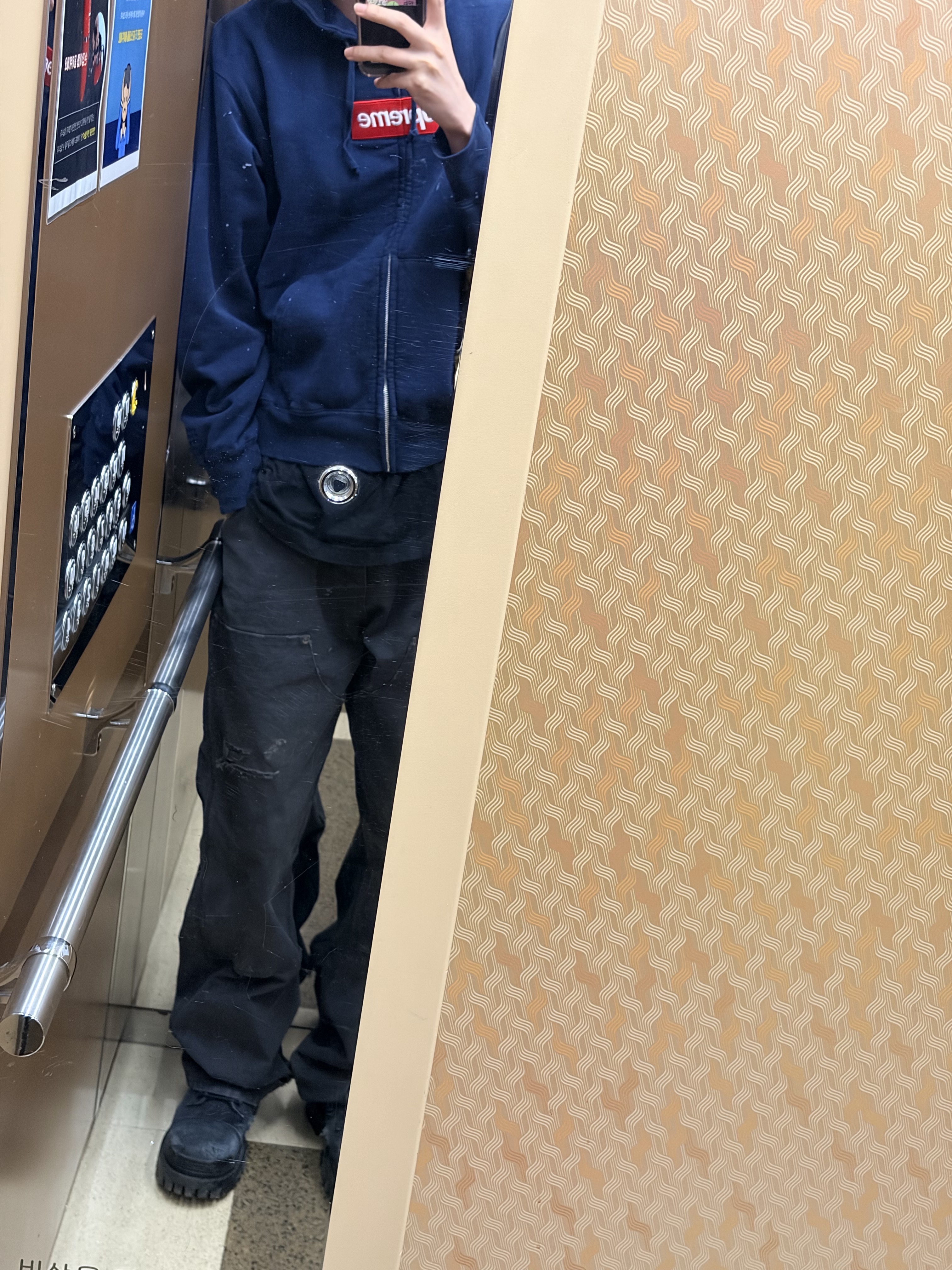 Supreme x MM6 Maison Margiela Box Logo Zip Up Hooded Sweatshirt Navy - 26SS, Balenciaga Combat Strike Boots Black 착용 스타일 - 3