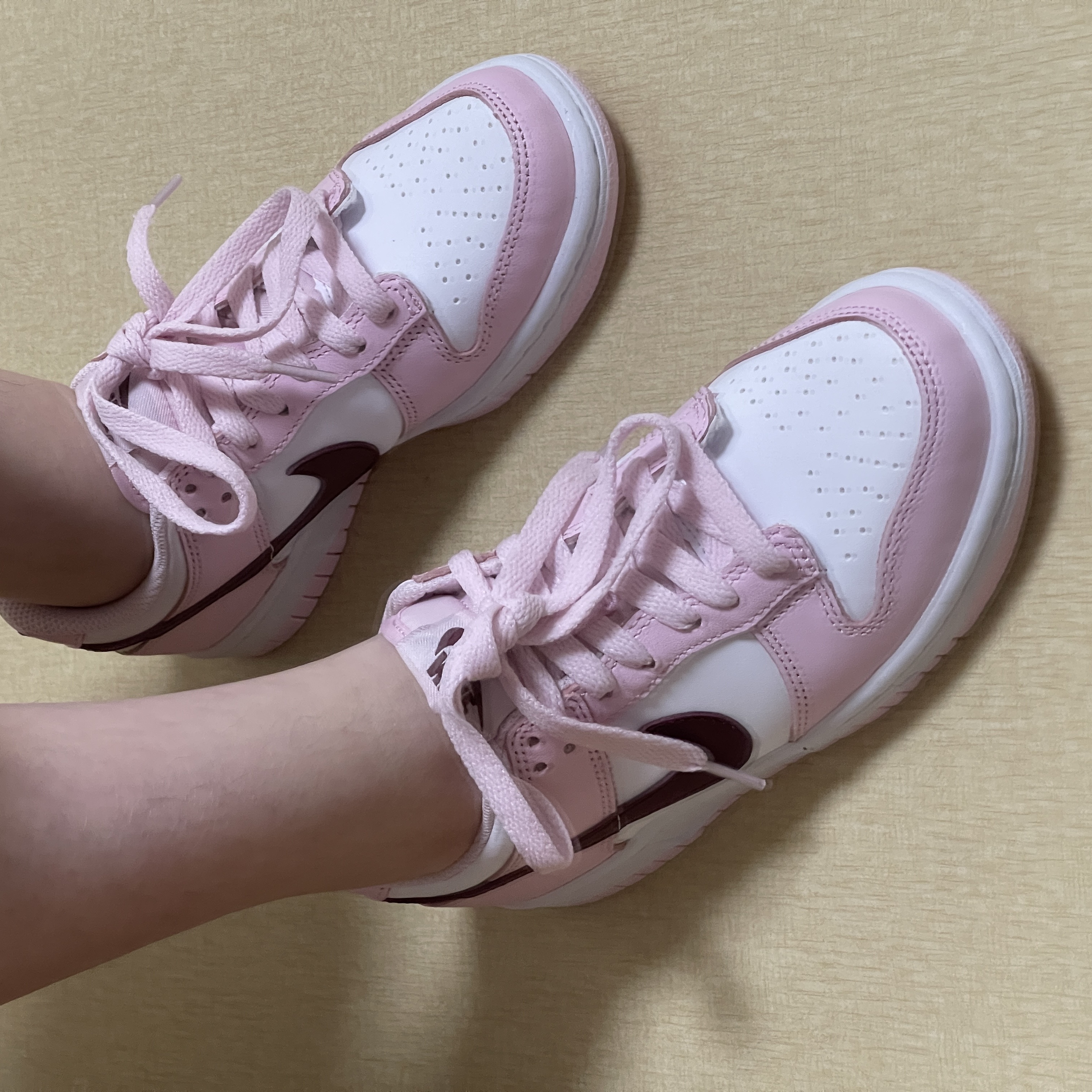 (GS) Nike Dunk Low Pink Foam 착용 스타일 - 2