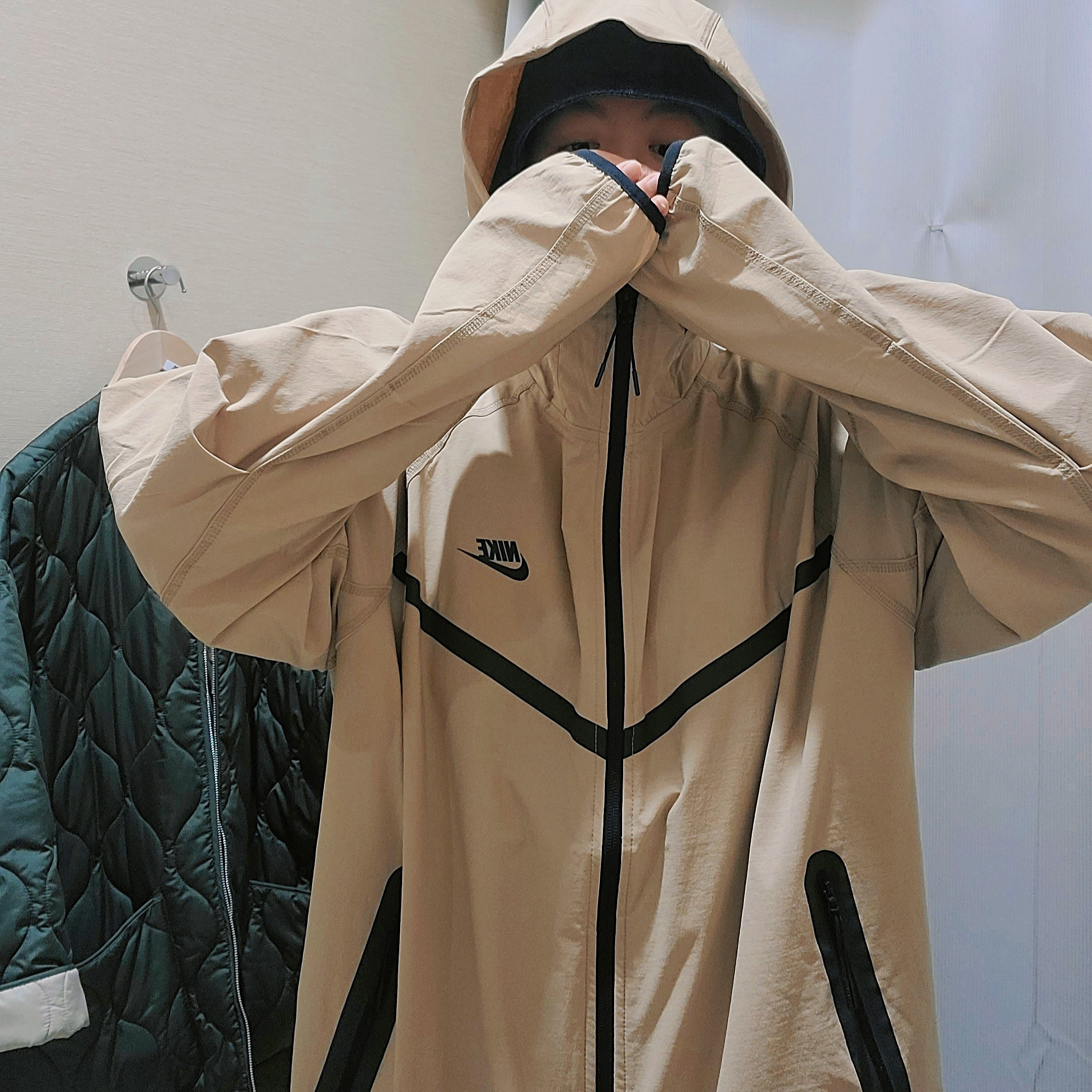 Nike Tech Windrunner Woven Full Zip Jacket Parachute Beige Black - Asia 착용 스타일 - 1