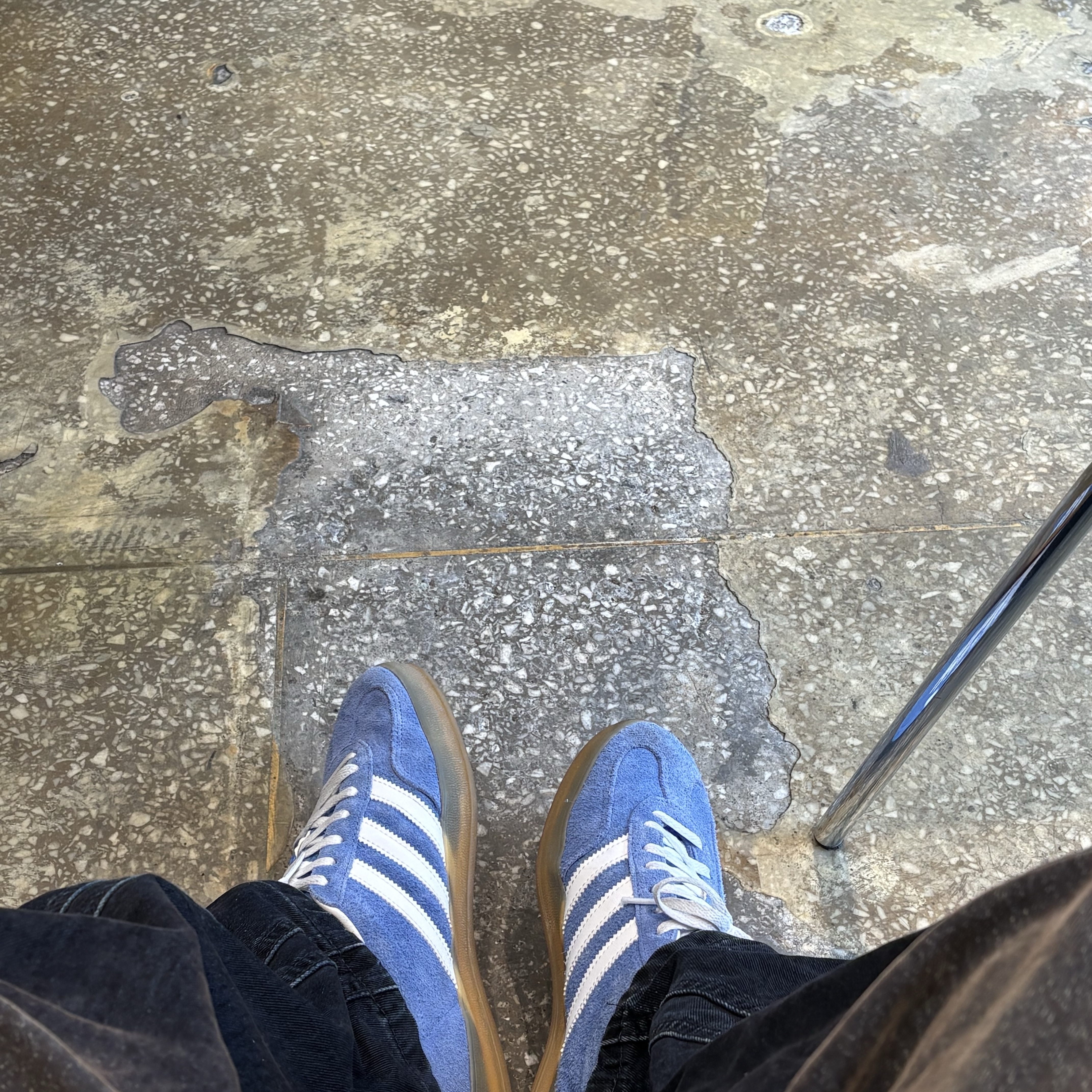 (W) Adidas Gazelle Indoor Blue Fusion Cloud White, Lelbobrown Puppy Keyring Love 착용 스타일 - 1