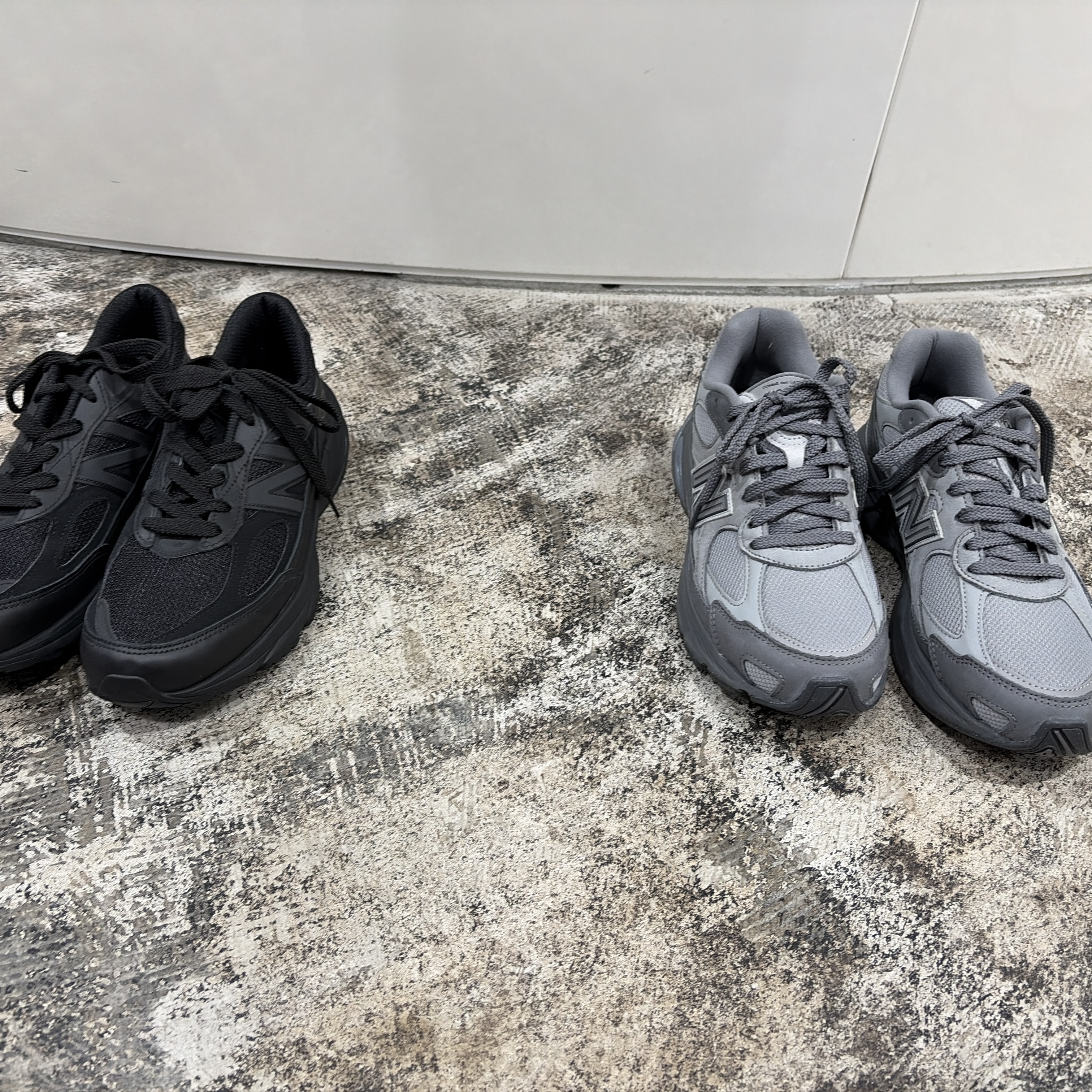 New Balance x Comme des Garcons Homme 990v6 Made in USA Black 착용 스타일 - 2