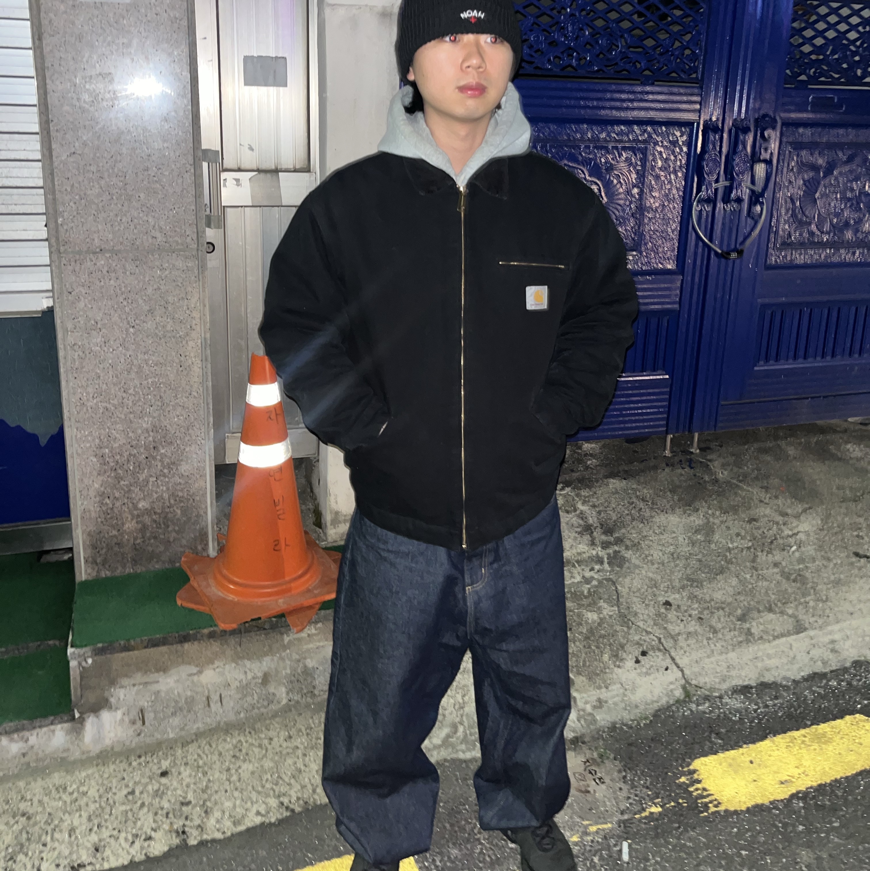 Carhartt WIP Brandon Pants Blue Rigid, Noah Core Logo Beanie Black 착용 스타일 - 1