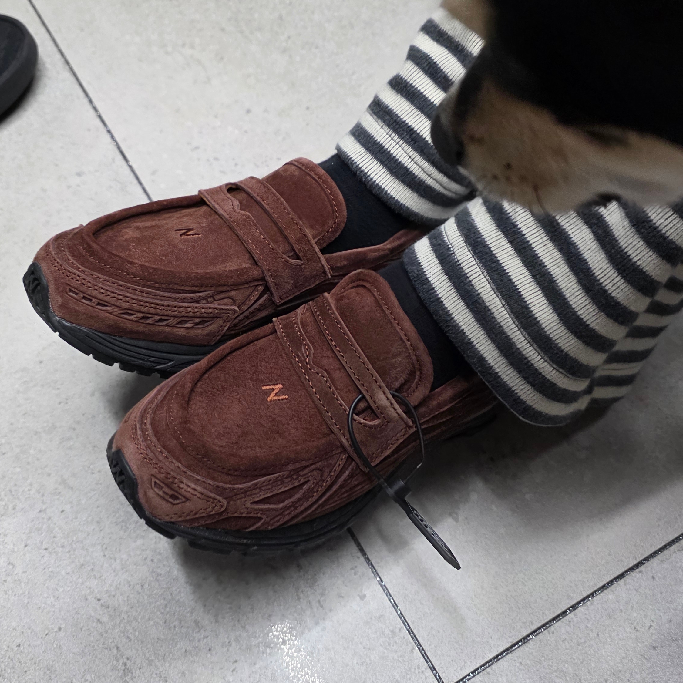 New Balance 1906L Rich Oak 착용 스타일