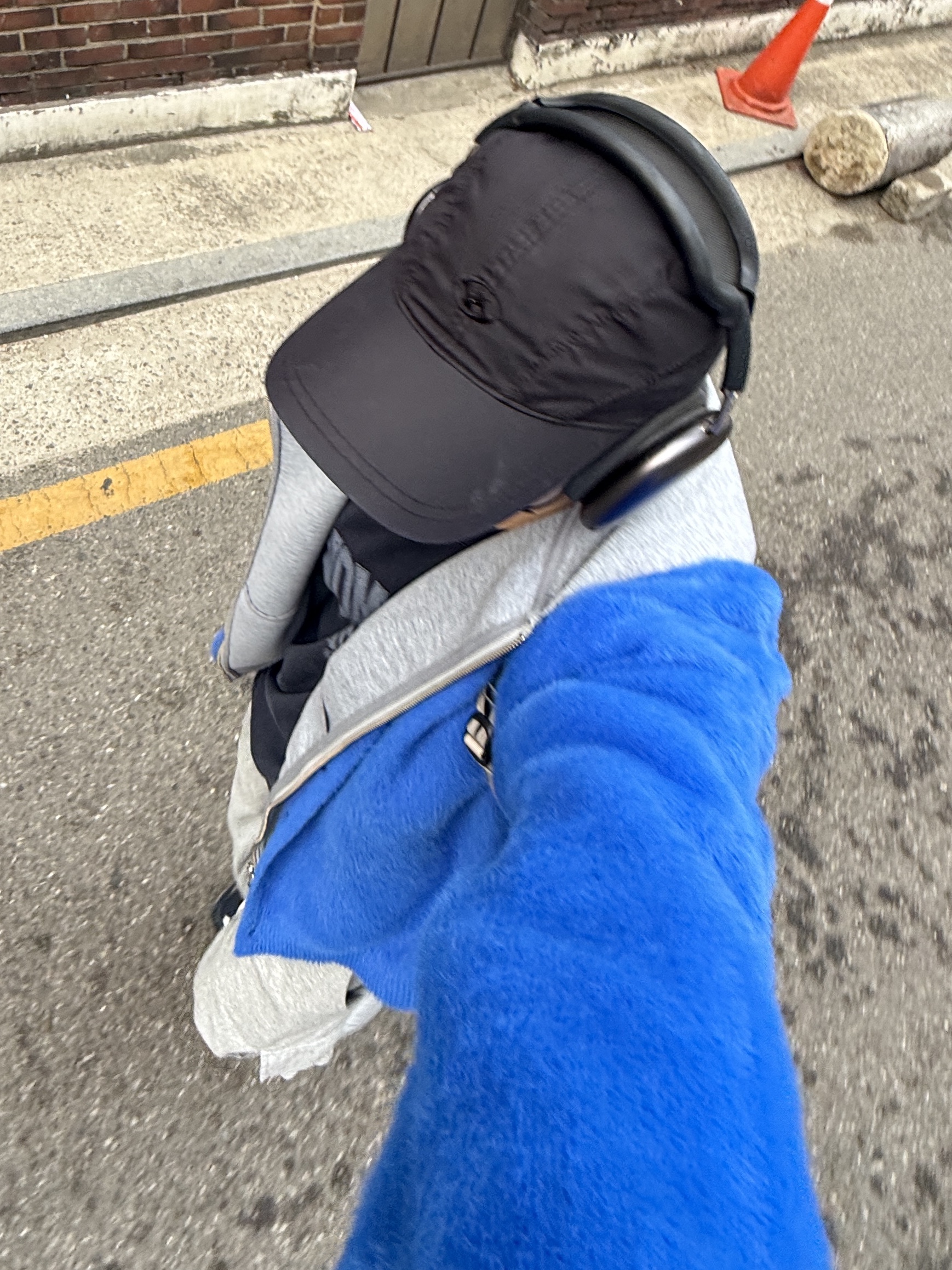 Stussy Shaggy Cardigan Royal Blue, Arc'teryx Heliad 15 Backpack Rune 착용 스타일 - 4