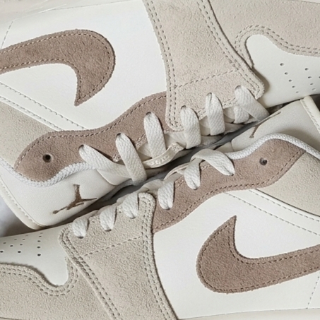 Jordan 1 Low SE Legend Light Brown Sail 착용 스타일