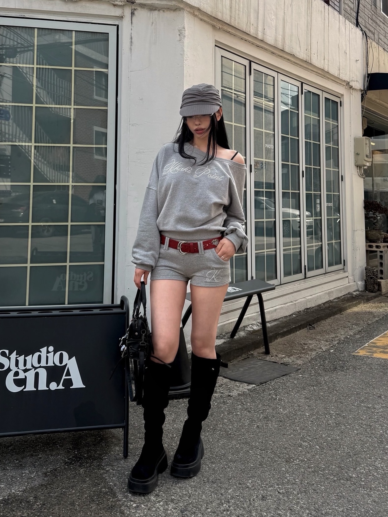 COYSEIO Knot Shirring Cap Grey 착용 스타일 - 1