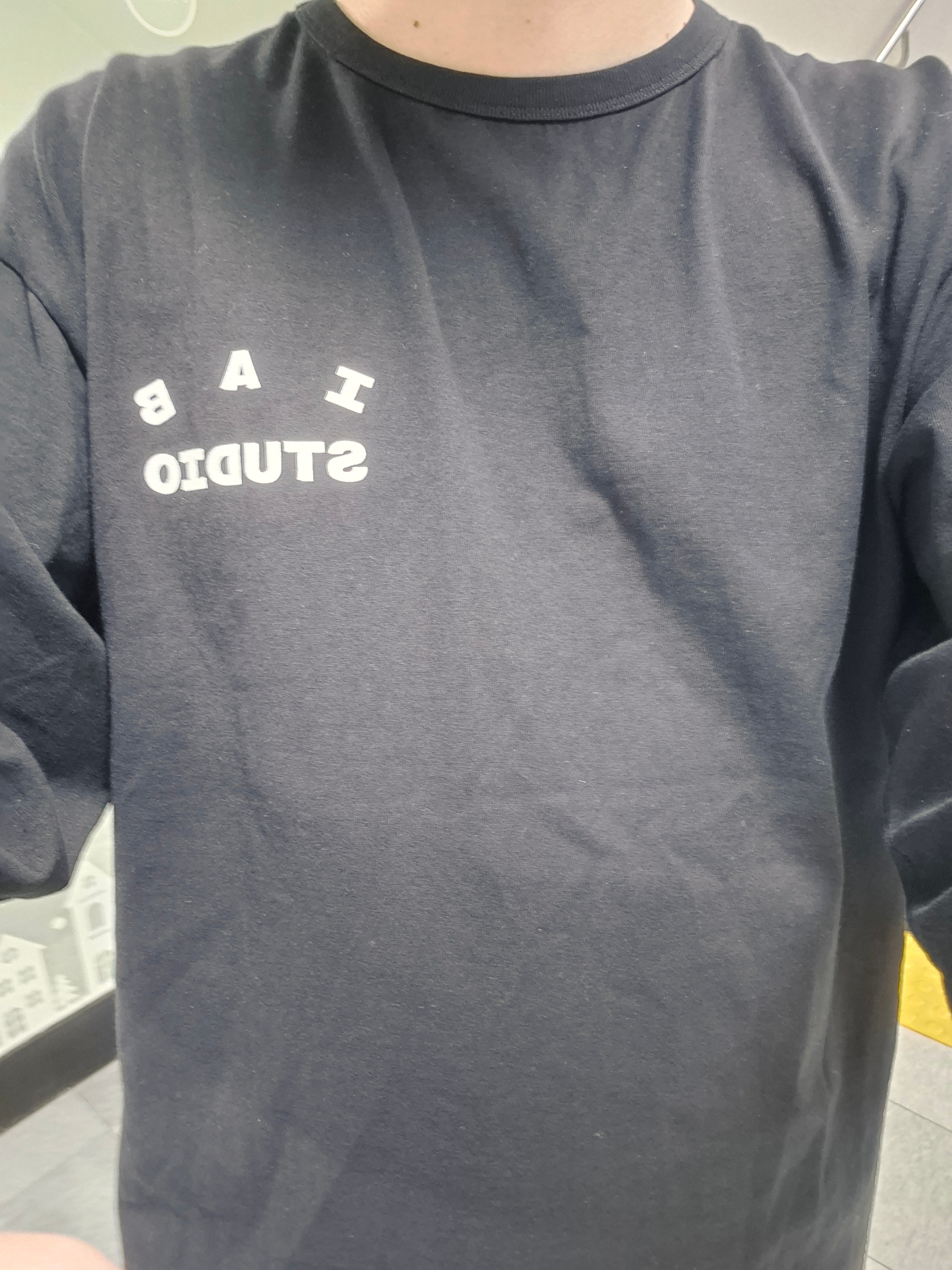 IAB Studio IAB Light Long Sleeve Black 착용 스타일