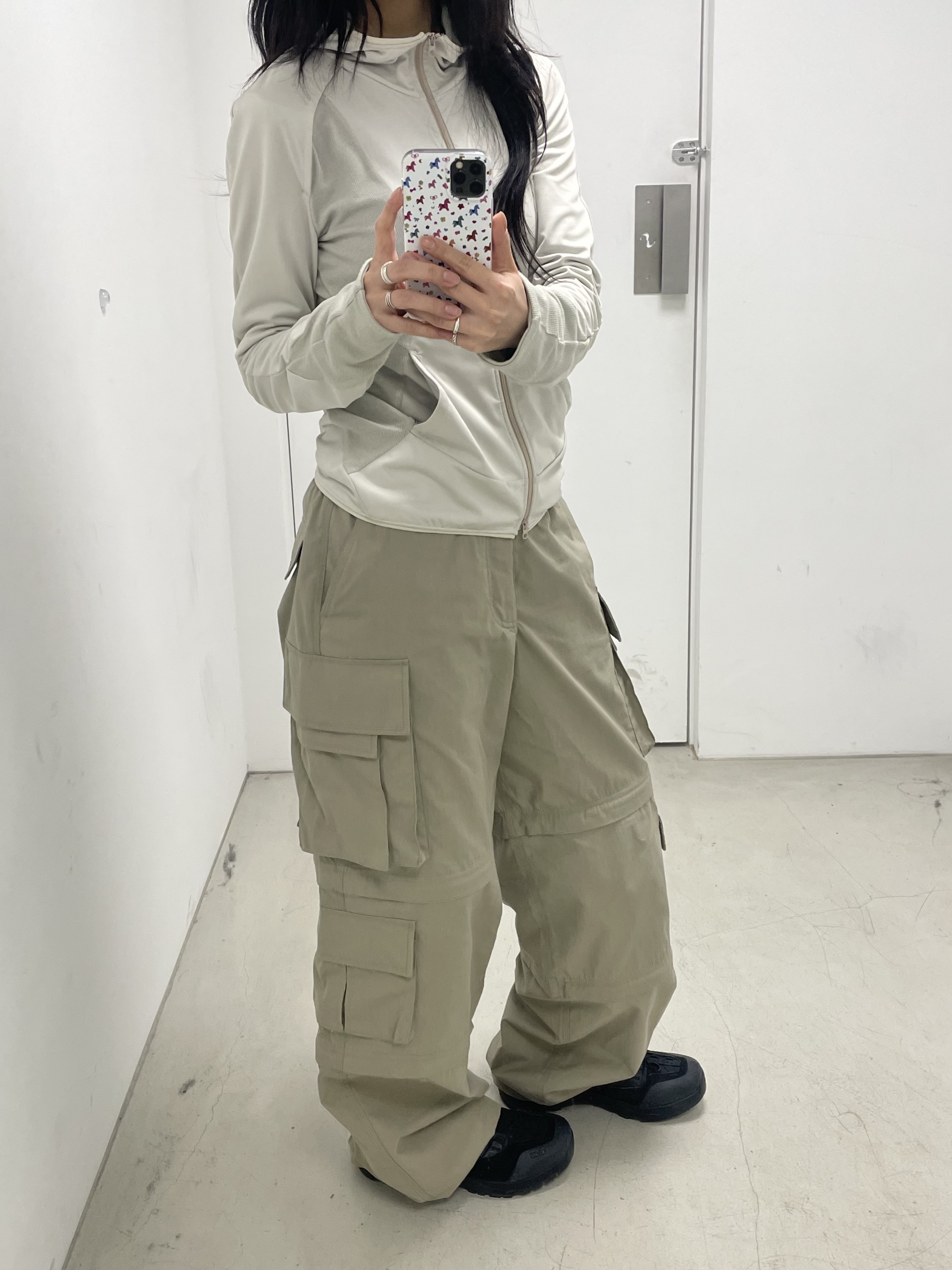 Kiyoi Jersey Light Jacket Ivory, Salomon Alpinway Advanced Black Asphalt 착용 스타일