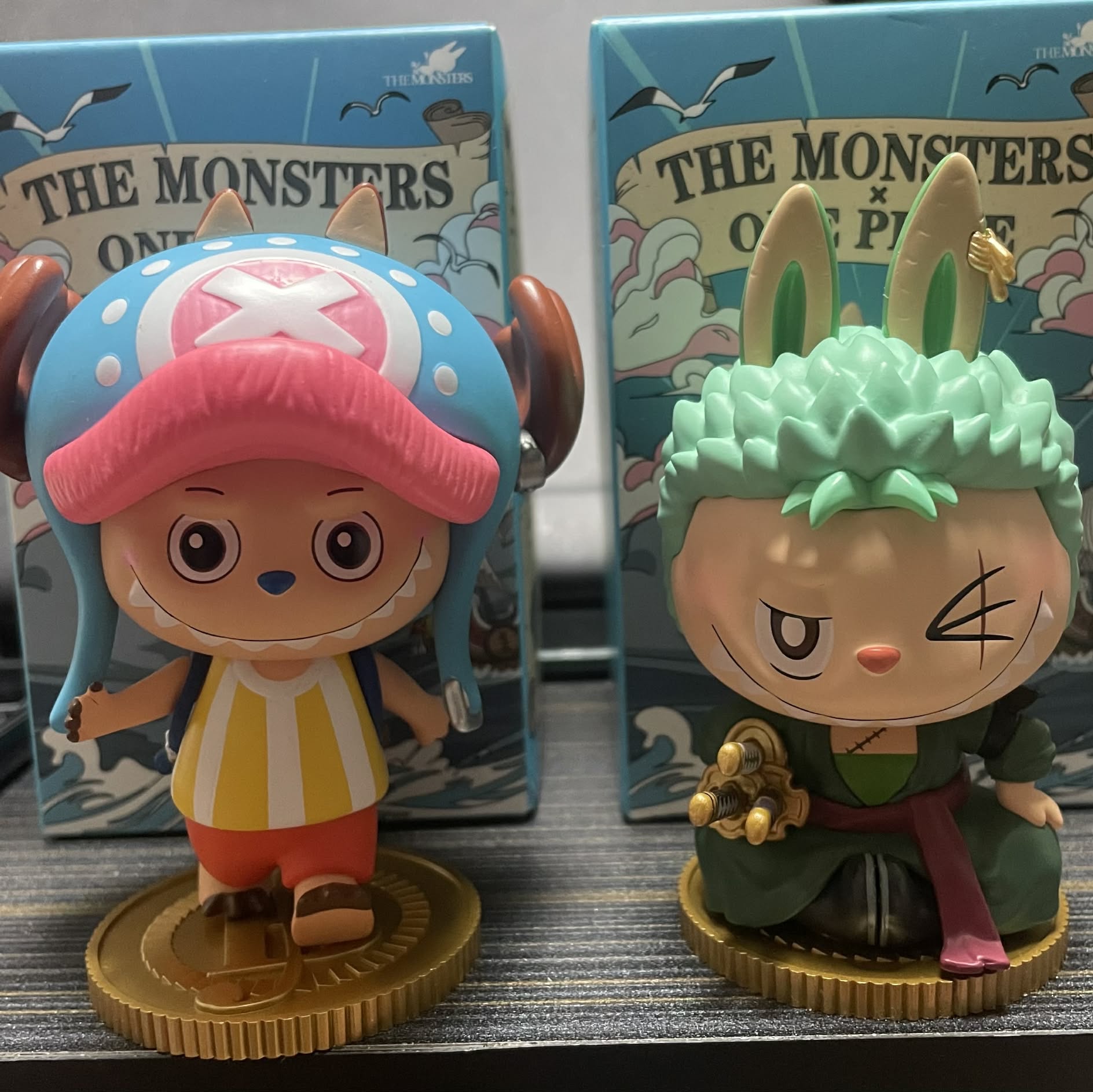 Pop Mart Labubu The Monsters x One Piece Series Figures Sealed Case (1 Blind Box) 착용 스타일