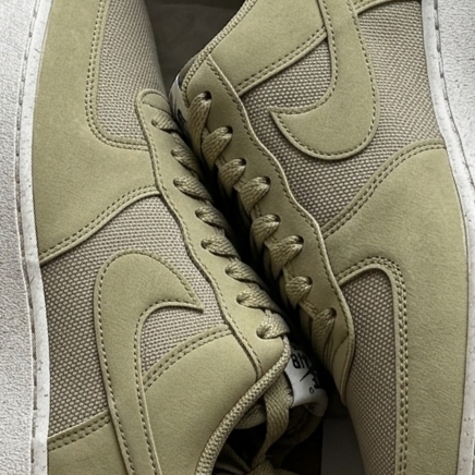Nike Air Force 1 '07 LV8 Neutral Olive 착용 스타일