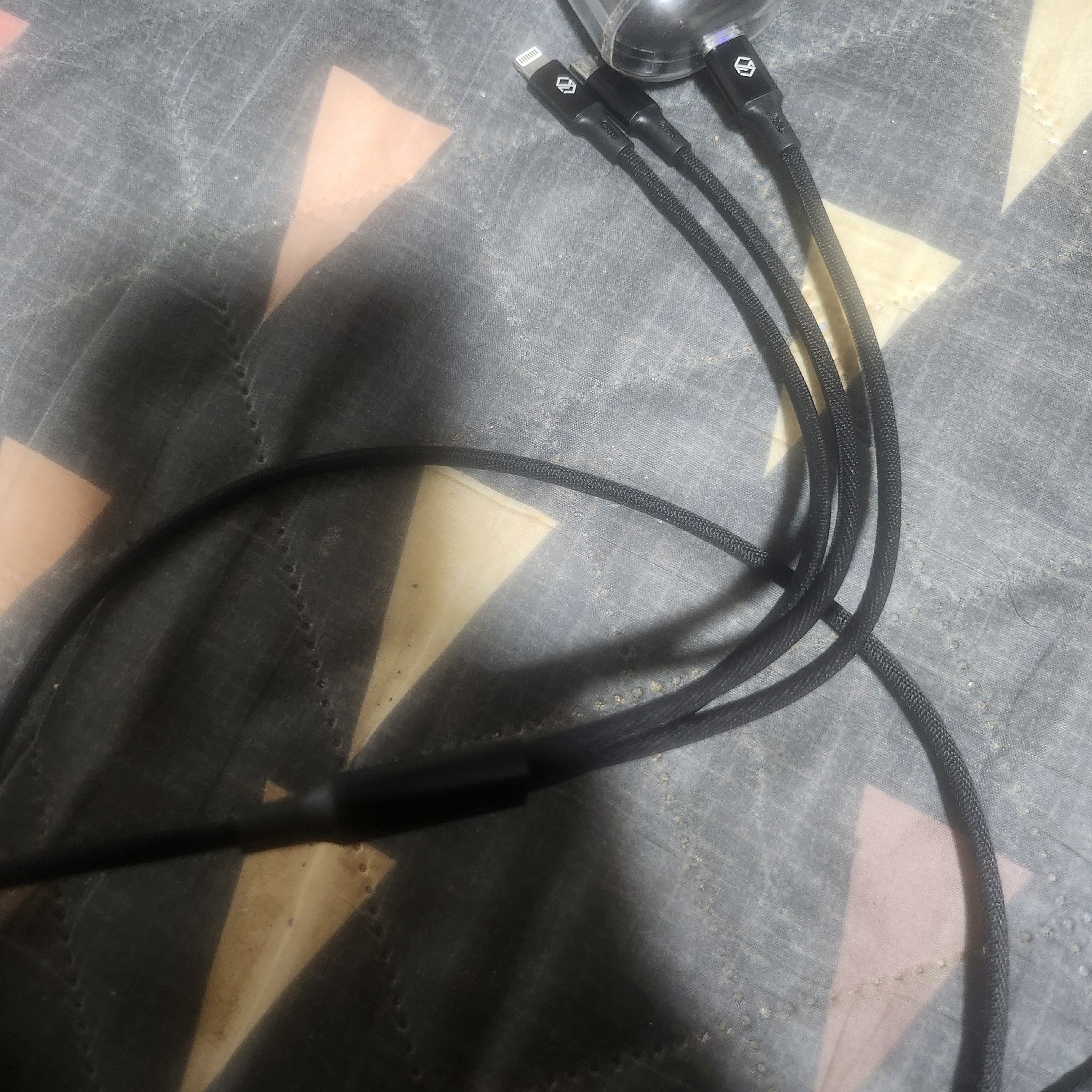 SINJIMORU 3-in-1 QC 3.0 Quick Charging USB Cable 1.7M 착용 스타일