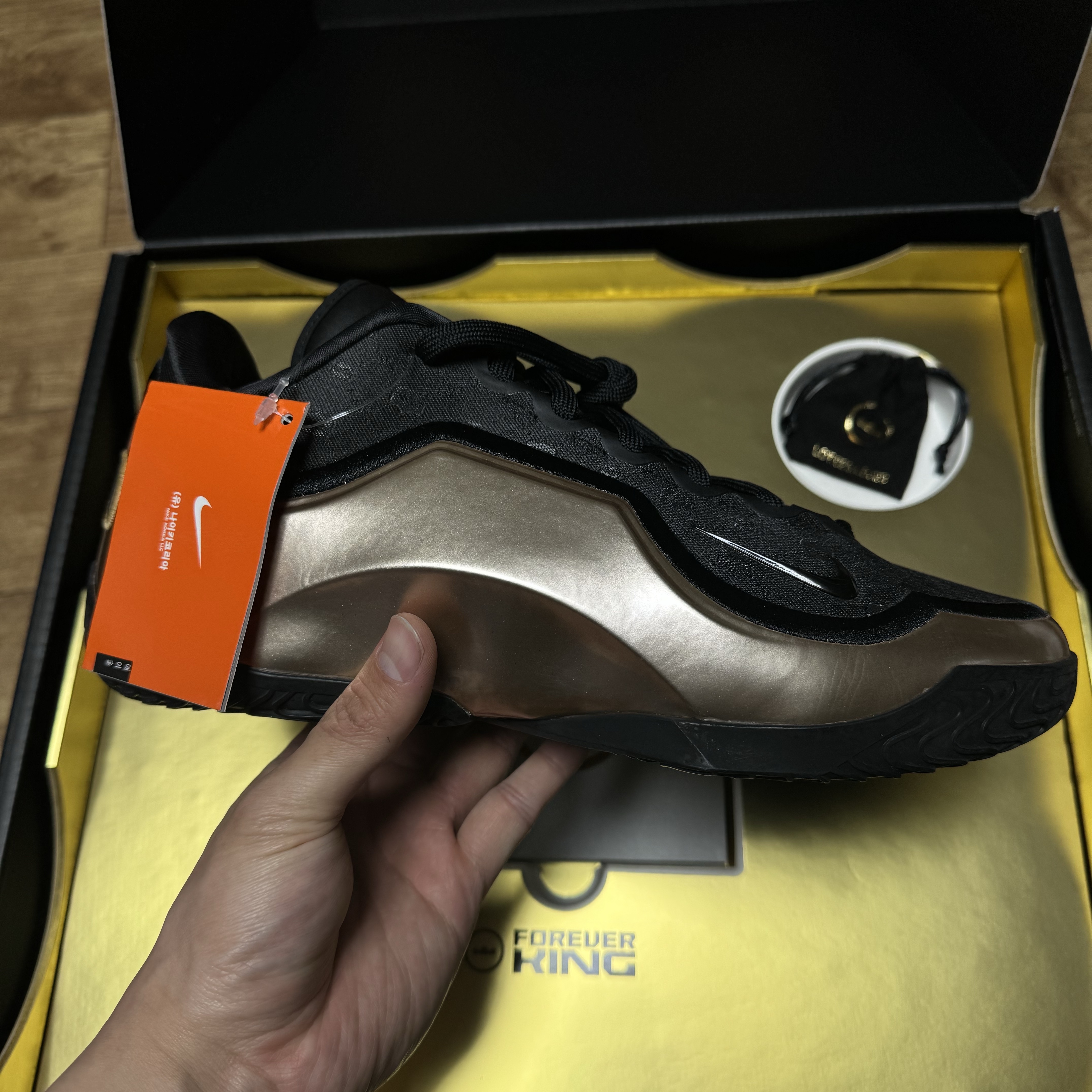 Nike Lebron 23 EP Black Metallic Gold 착용 스타일