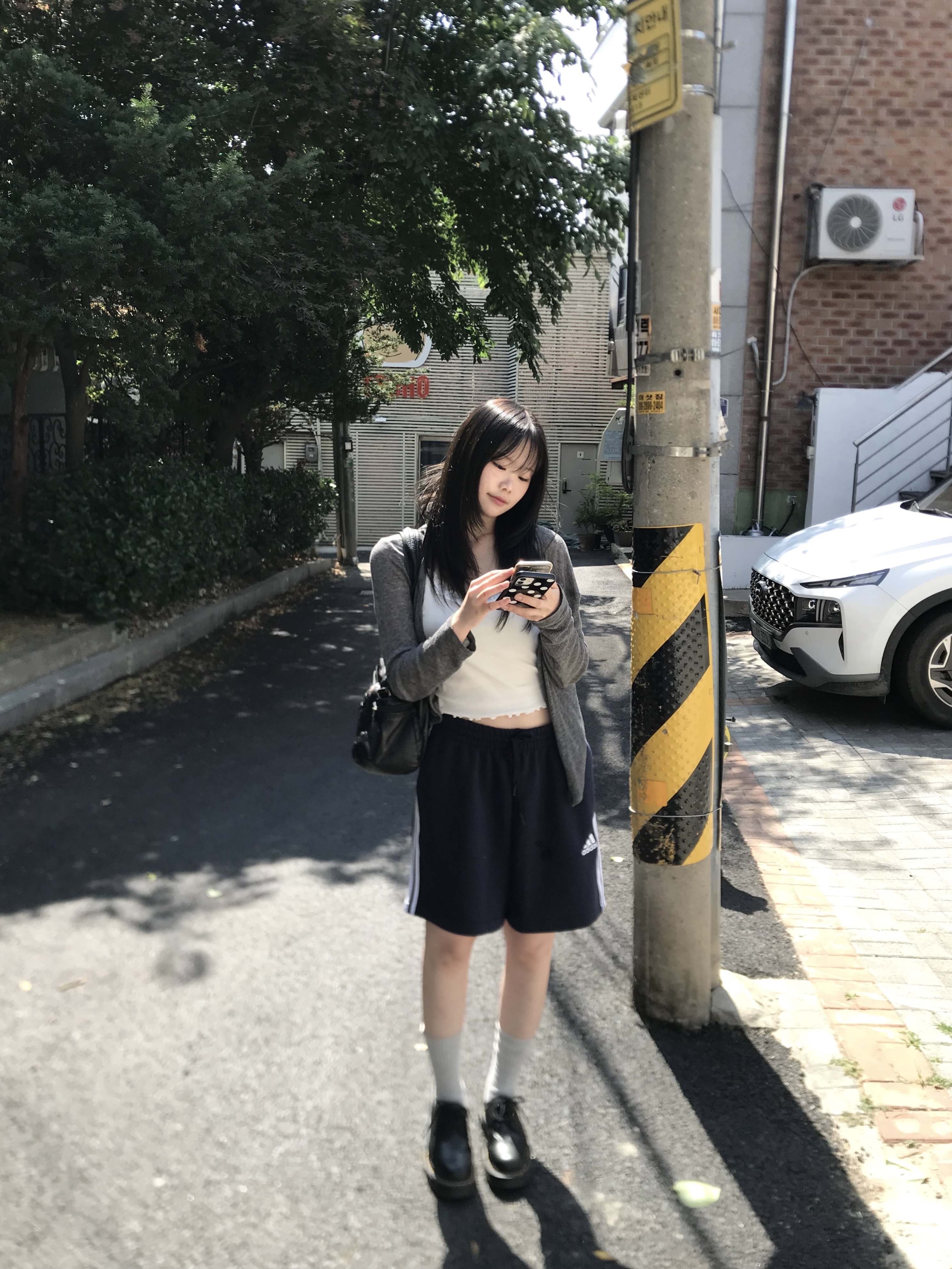 Adidas Adicolor Classic Sprinter Shorts Night Indigo - KR Sizing, Dr. Martens 1461 Bex Black 착용 스타일 - 1